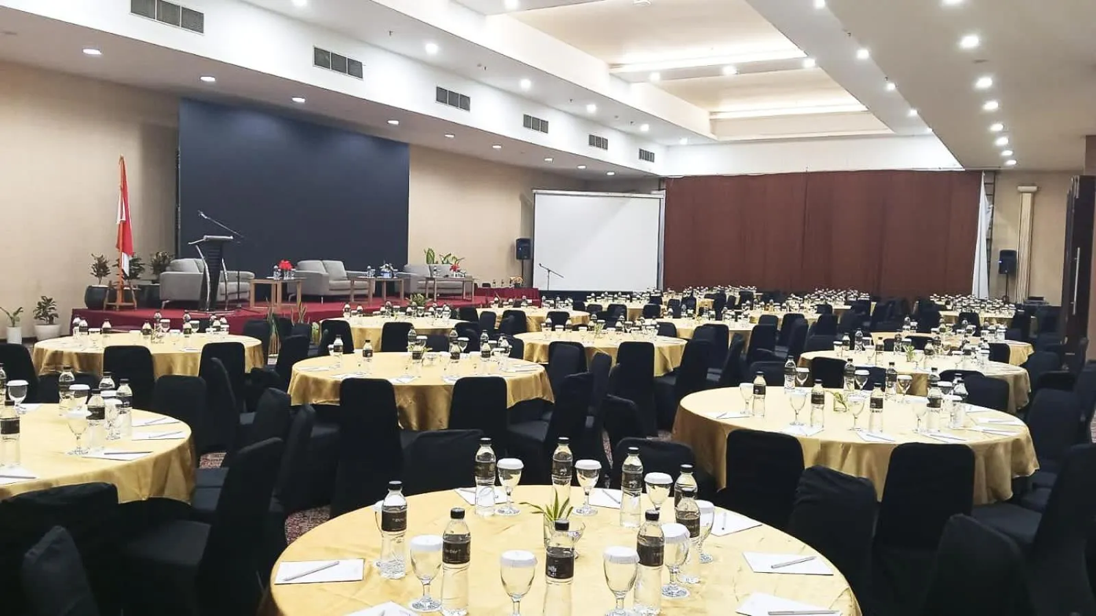 Meeting/conference room in Yasmin Hotel Karawaci