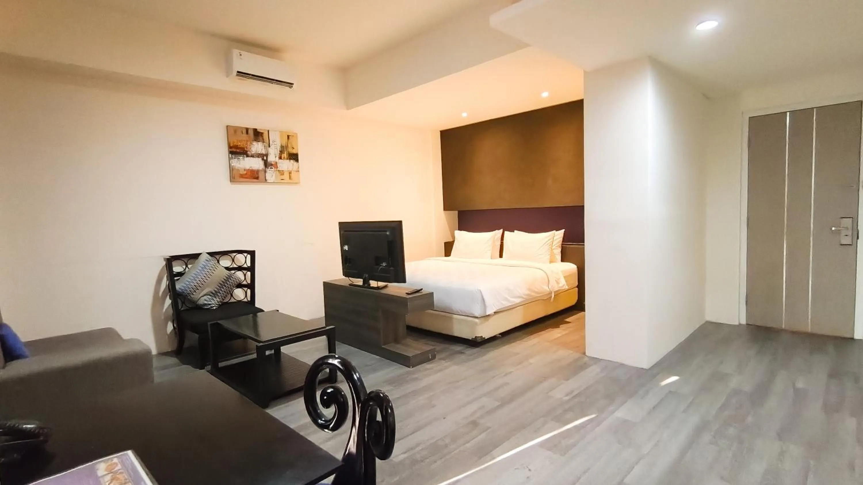 Bedroom, Bed in Yasmin Hotel Karawaci