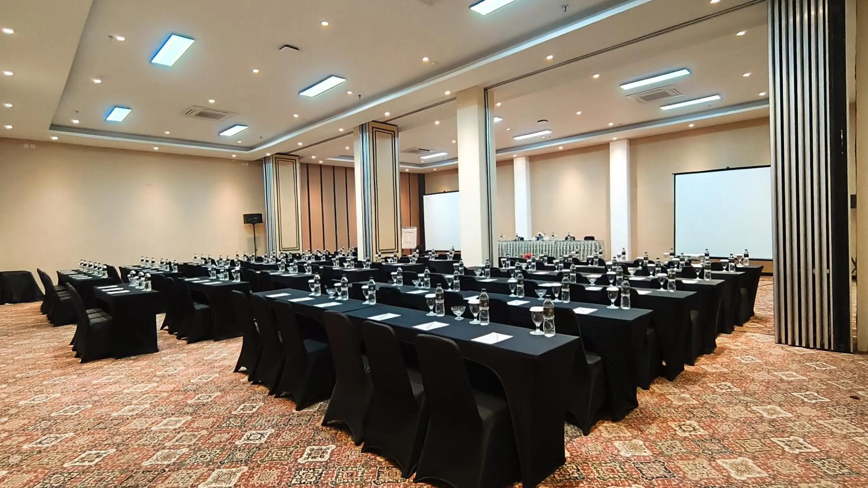 Meeting/conference room in Yasmin Hotel Karawaci