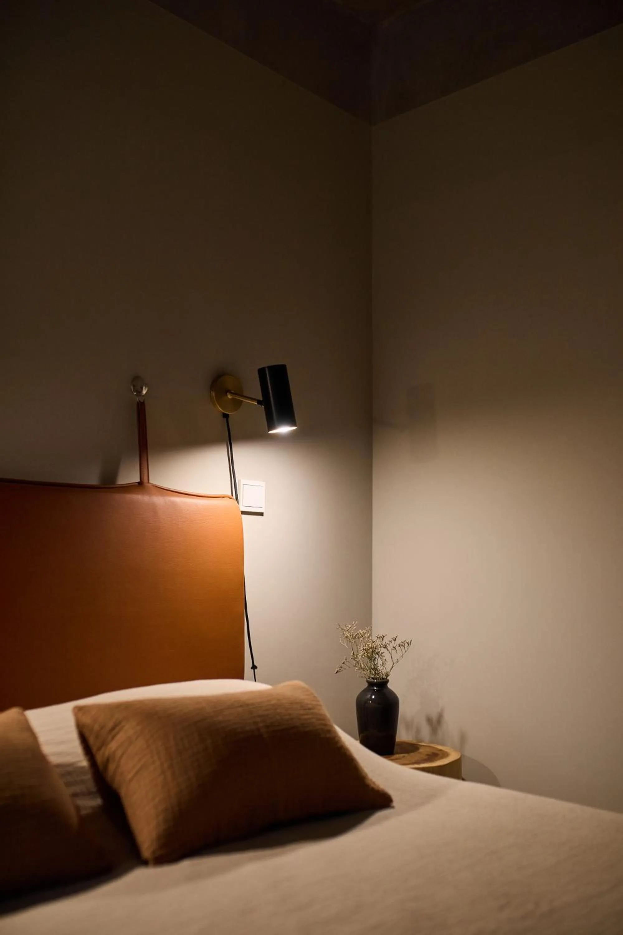 Decorative detail, Bed in Oporto Maison Anselmo