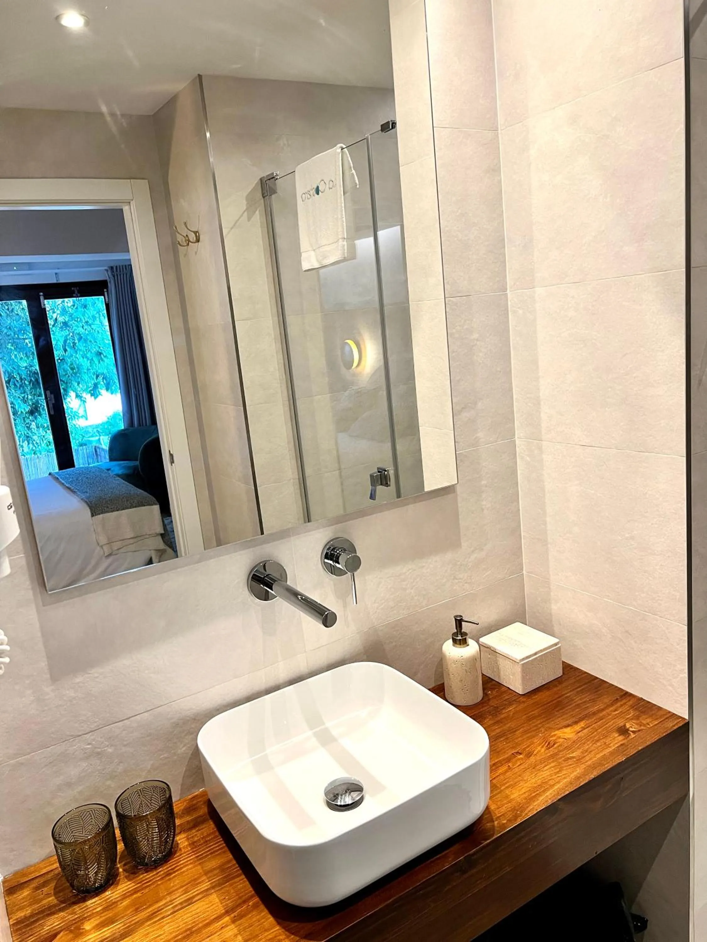 Bathroom in Hostal del vino LA COSTERA