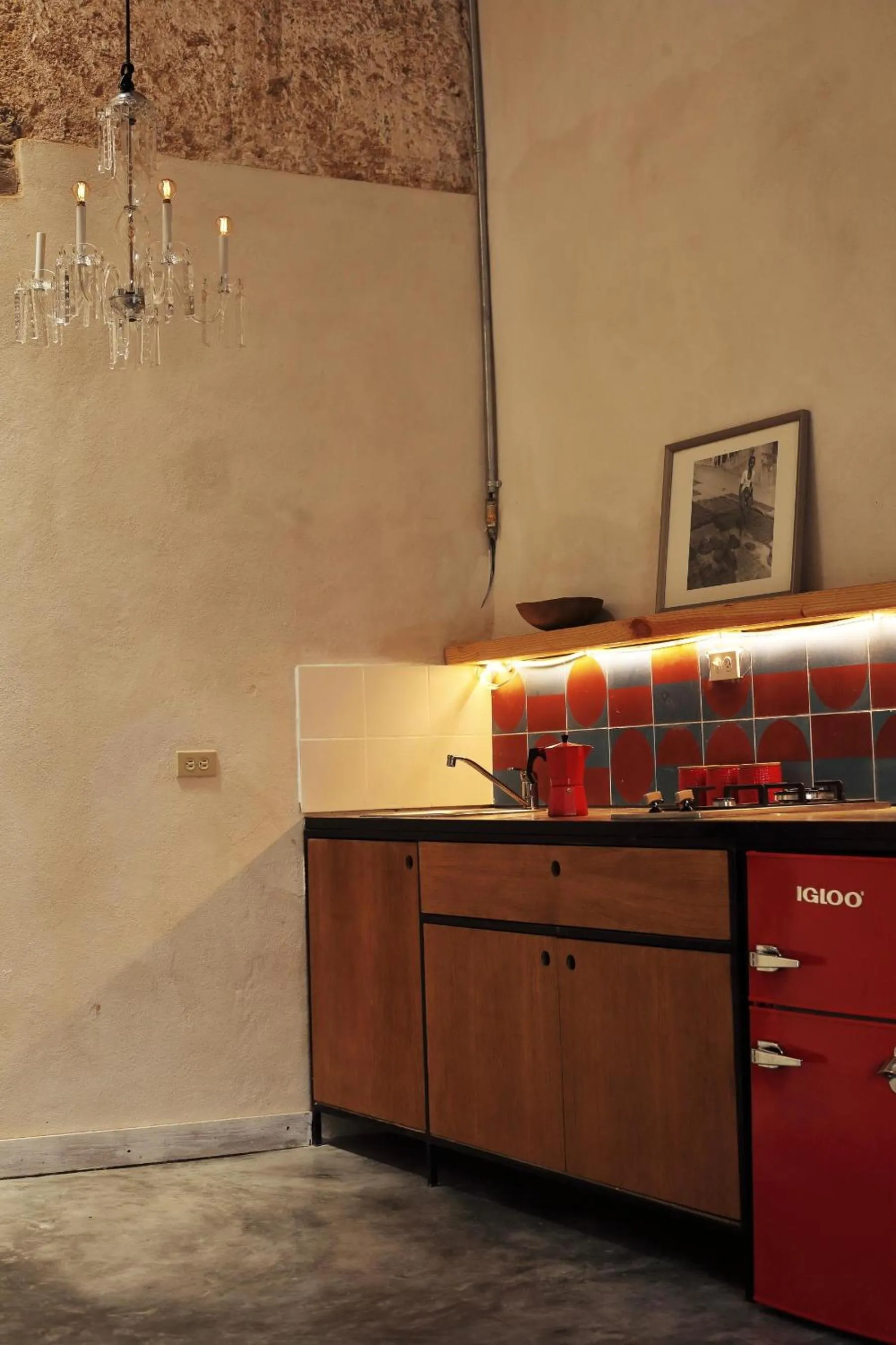 Kitchen or kitchenette in FIXIE LOFTS - Colonial Villa Suites with Pool