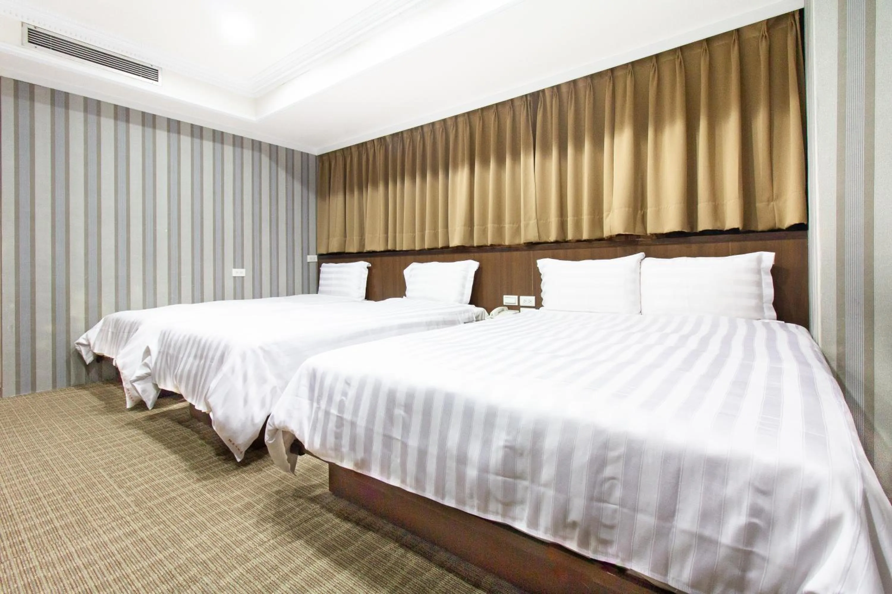 Photo of the whole room, Bed in Baron's Hot Spring Hotel