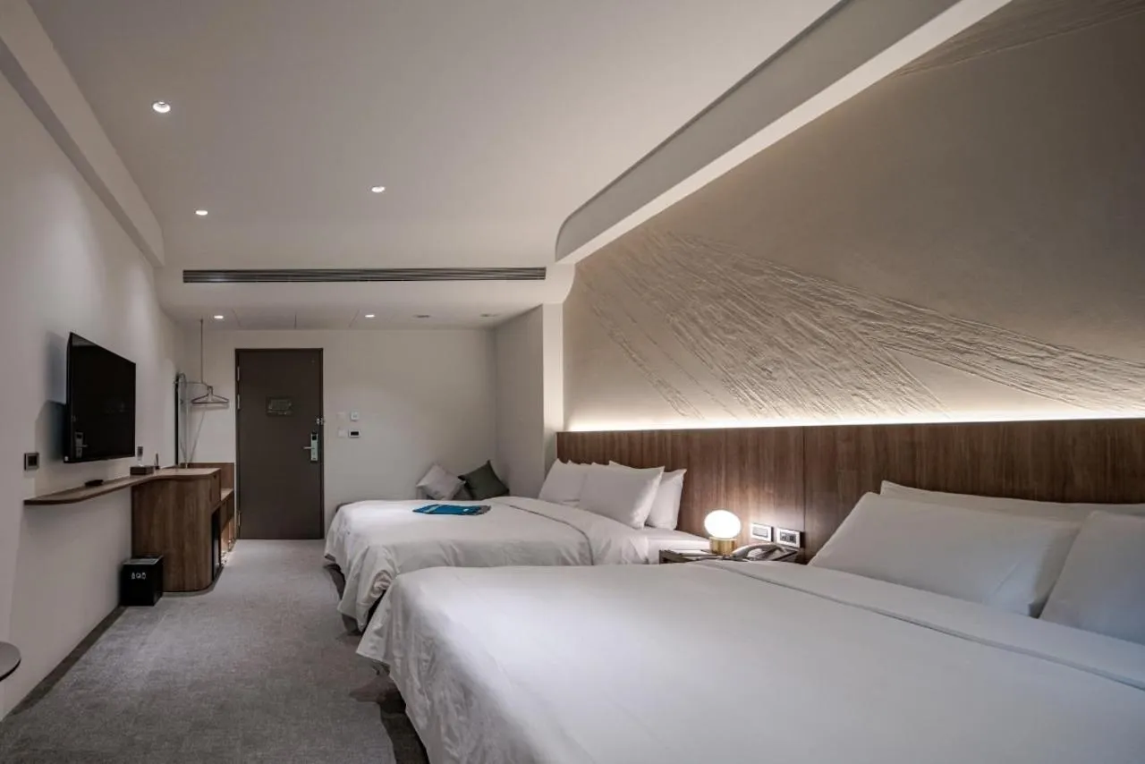 Photo of the whole room, Bed in Crownshine Resort