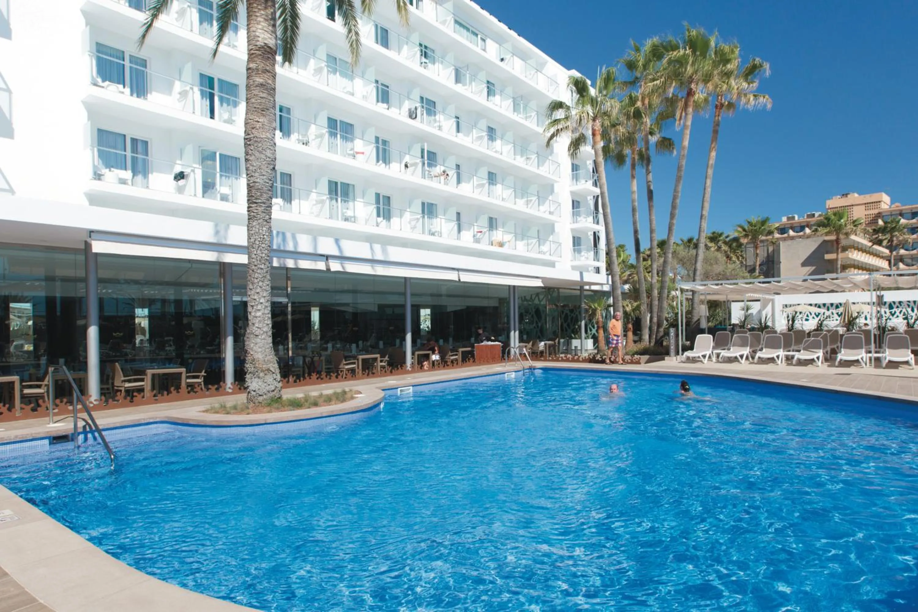 Swimming pool in Hotel Riu San Francisco - Adults Only