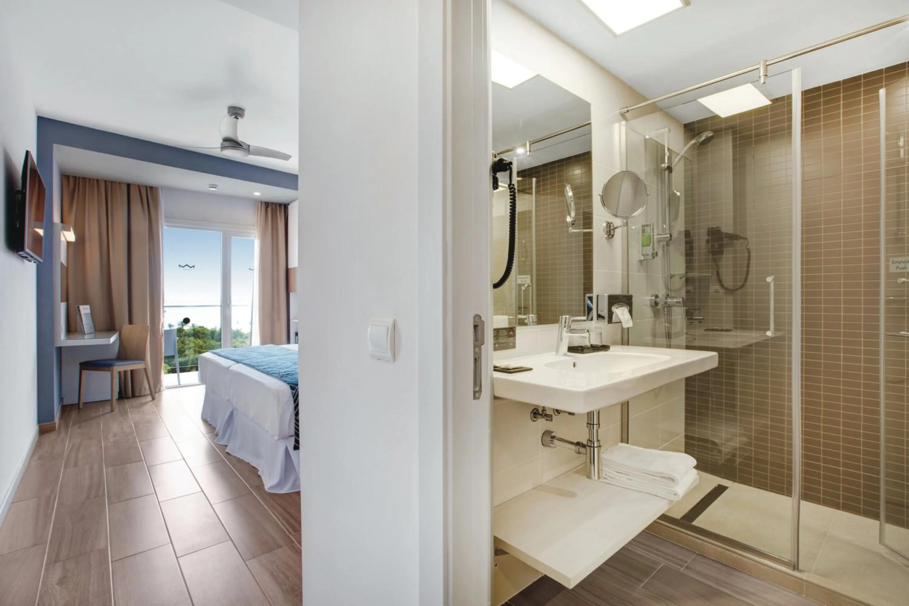 Shower in Hotel Riu Festival