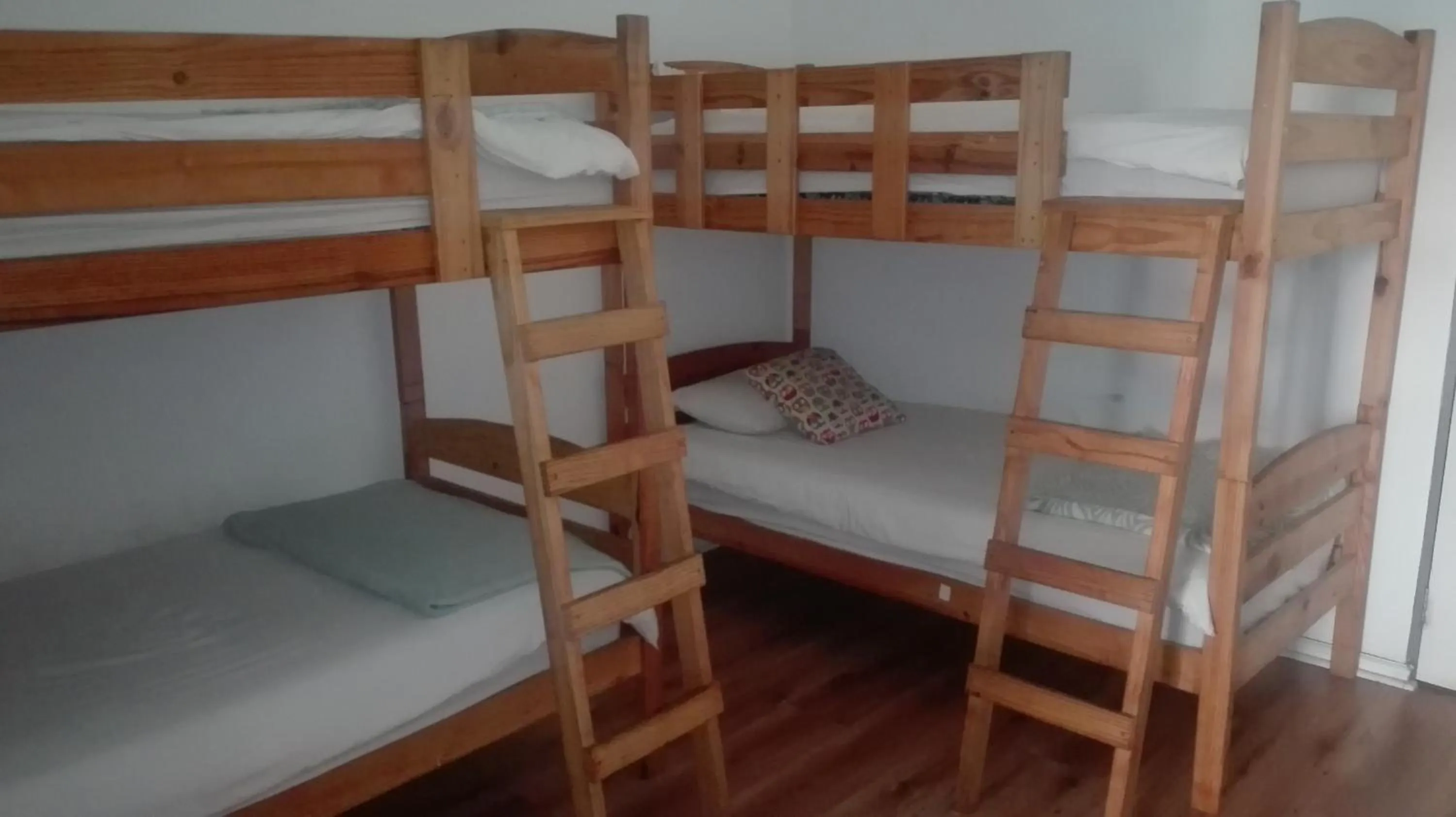 bunk bed, Bed in Melville House