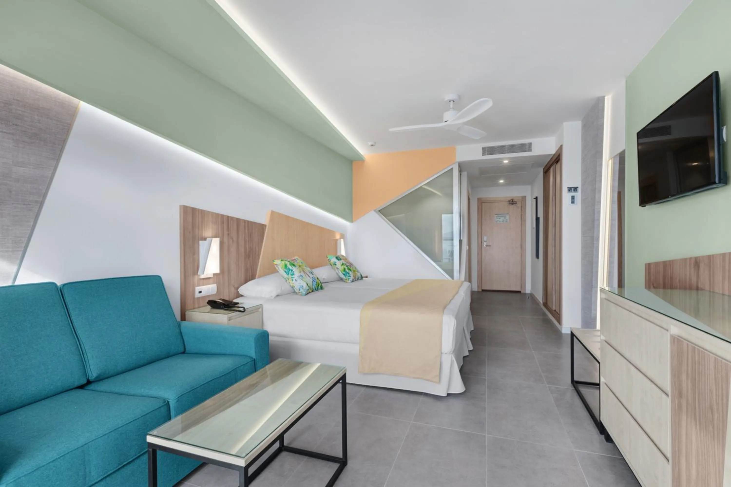 Photo of the whole room, Bed in Hotel Riu Playa Park - 0'0 All Inclusive