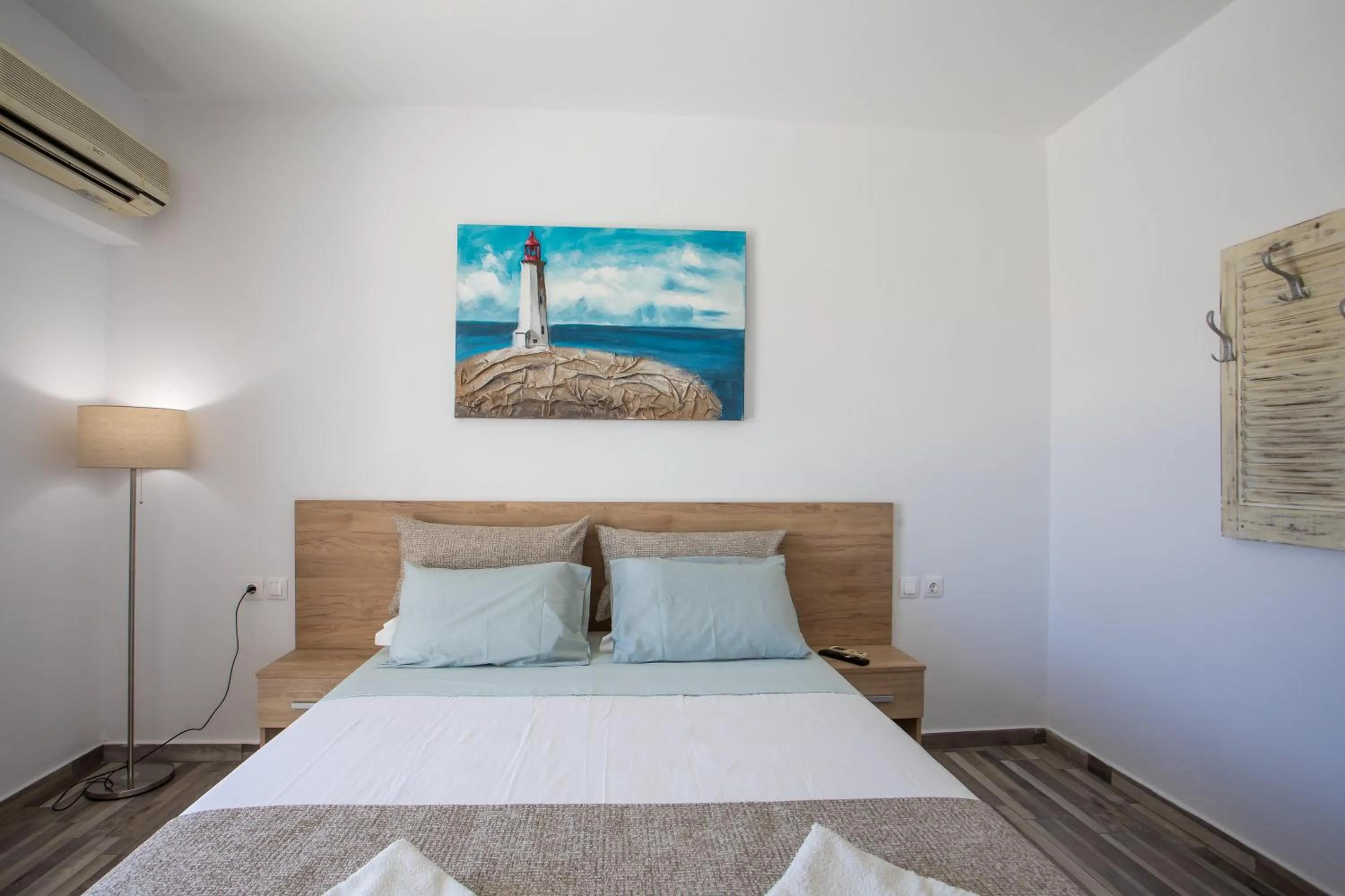 Bed in Lisabeth Apartments