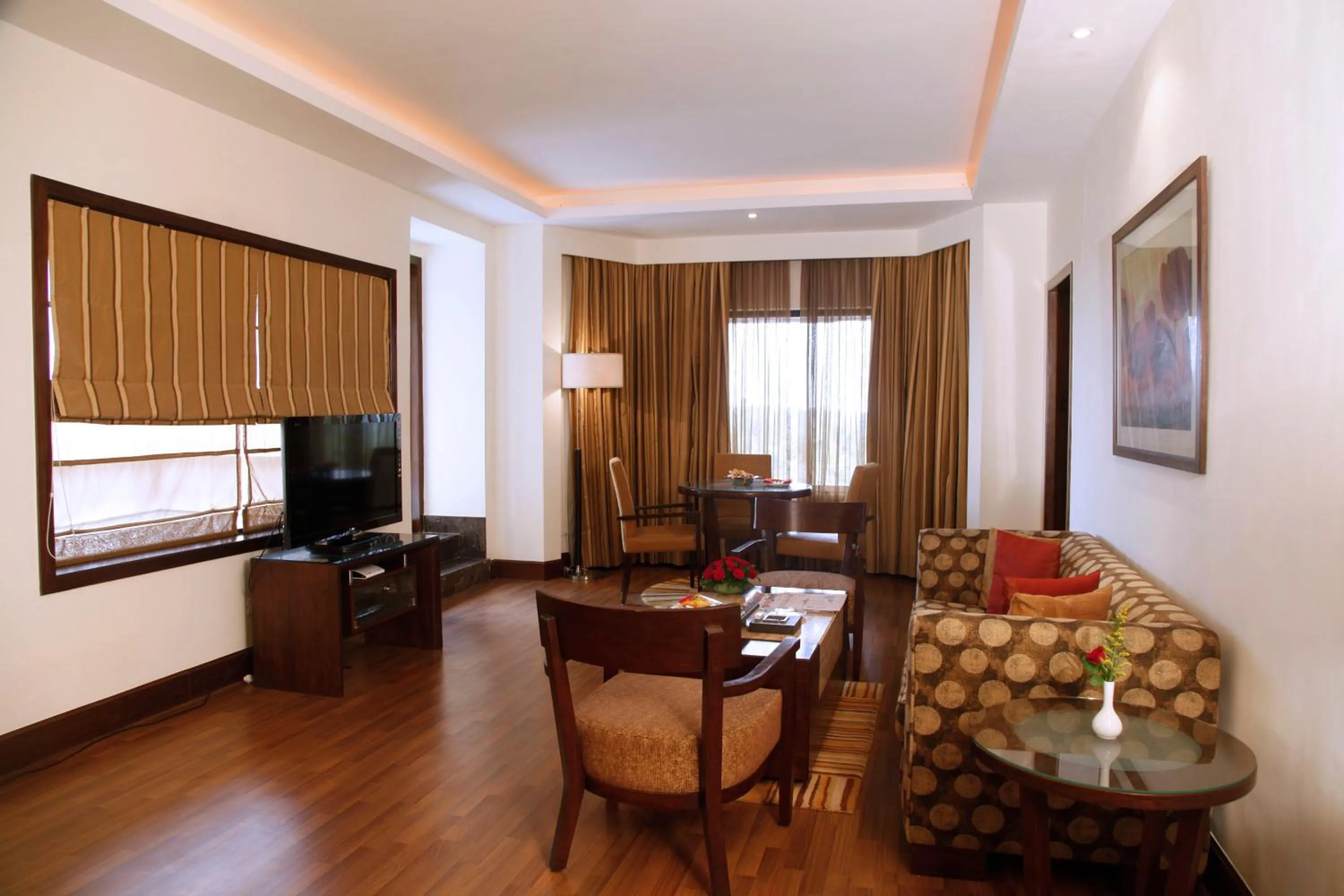 TV and multimedia in The Retreat Hotel & Convention Centre