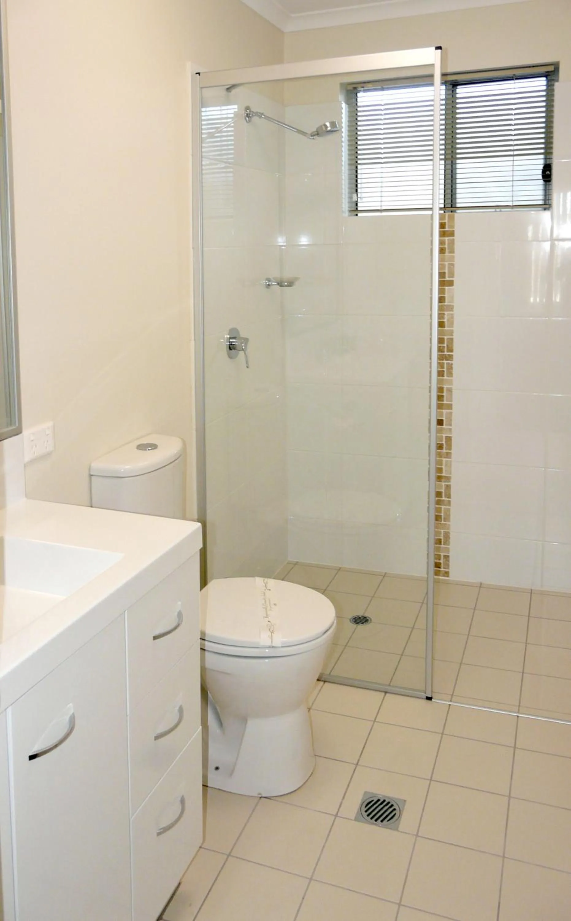 Bathroom in Monterey Apartments Moranbah