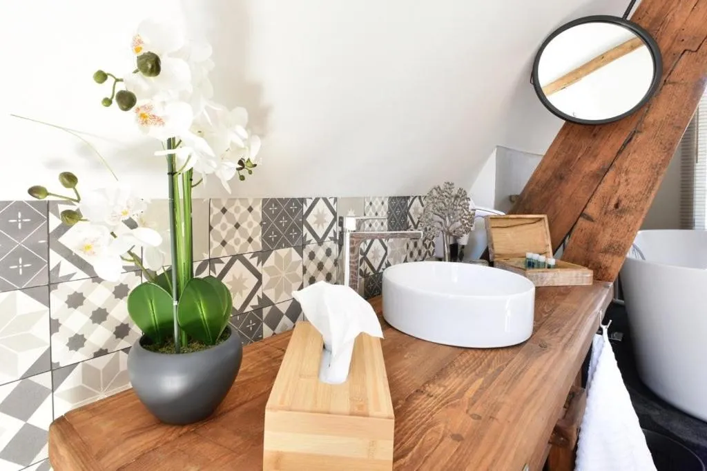 Bathroom in La cour des grands