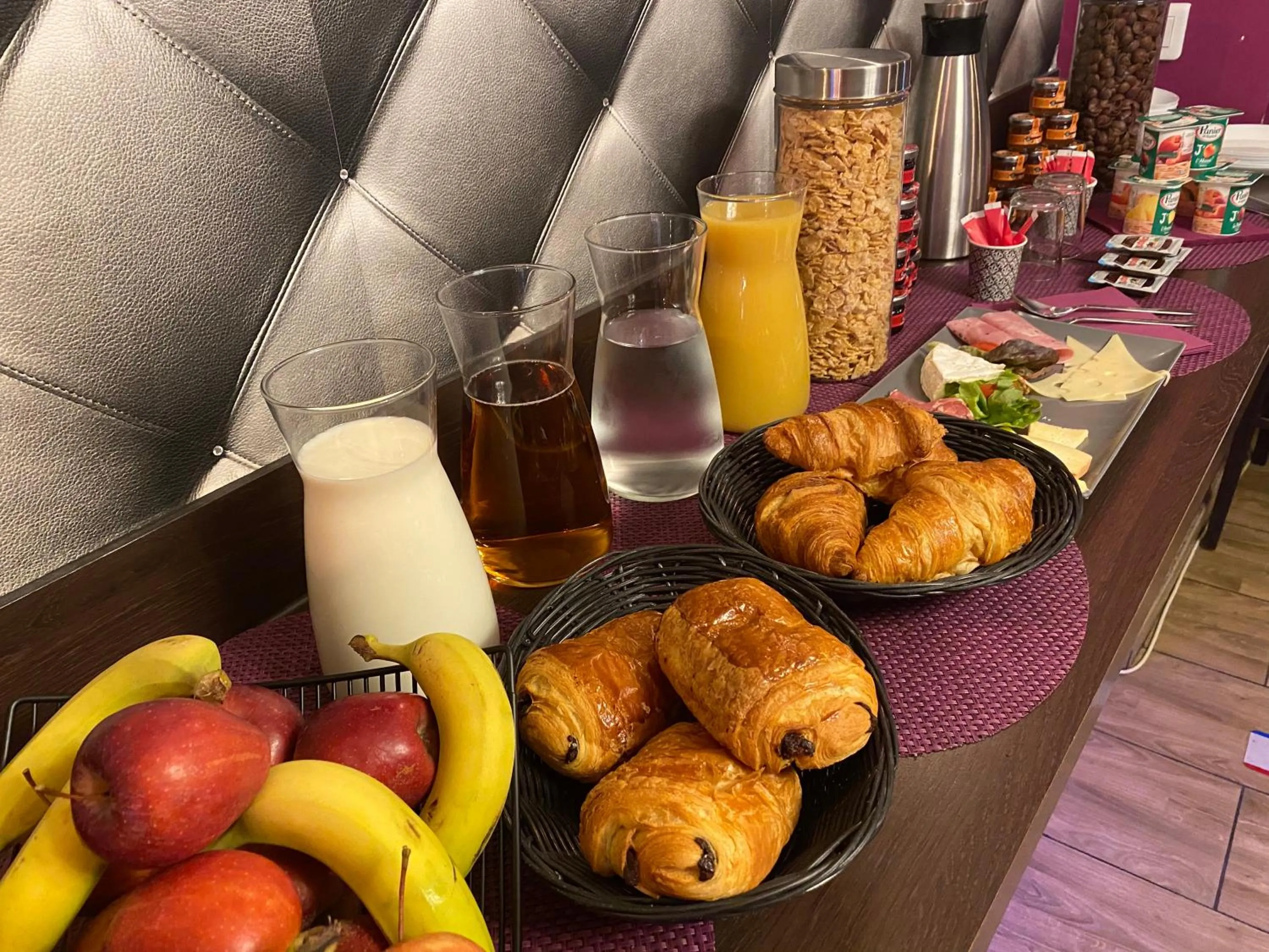 Breakfast in La cour des grands