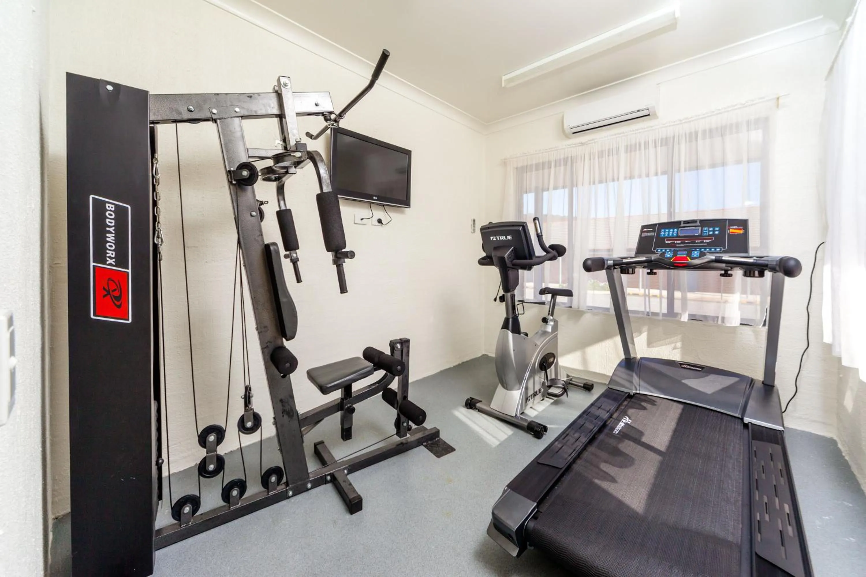 Fitness centre/facilities in Blazing Stump Motel & Suites