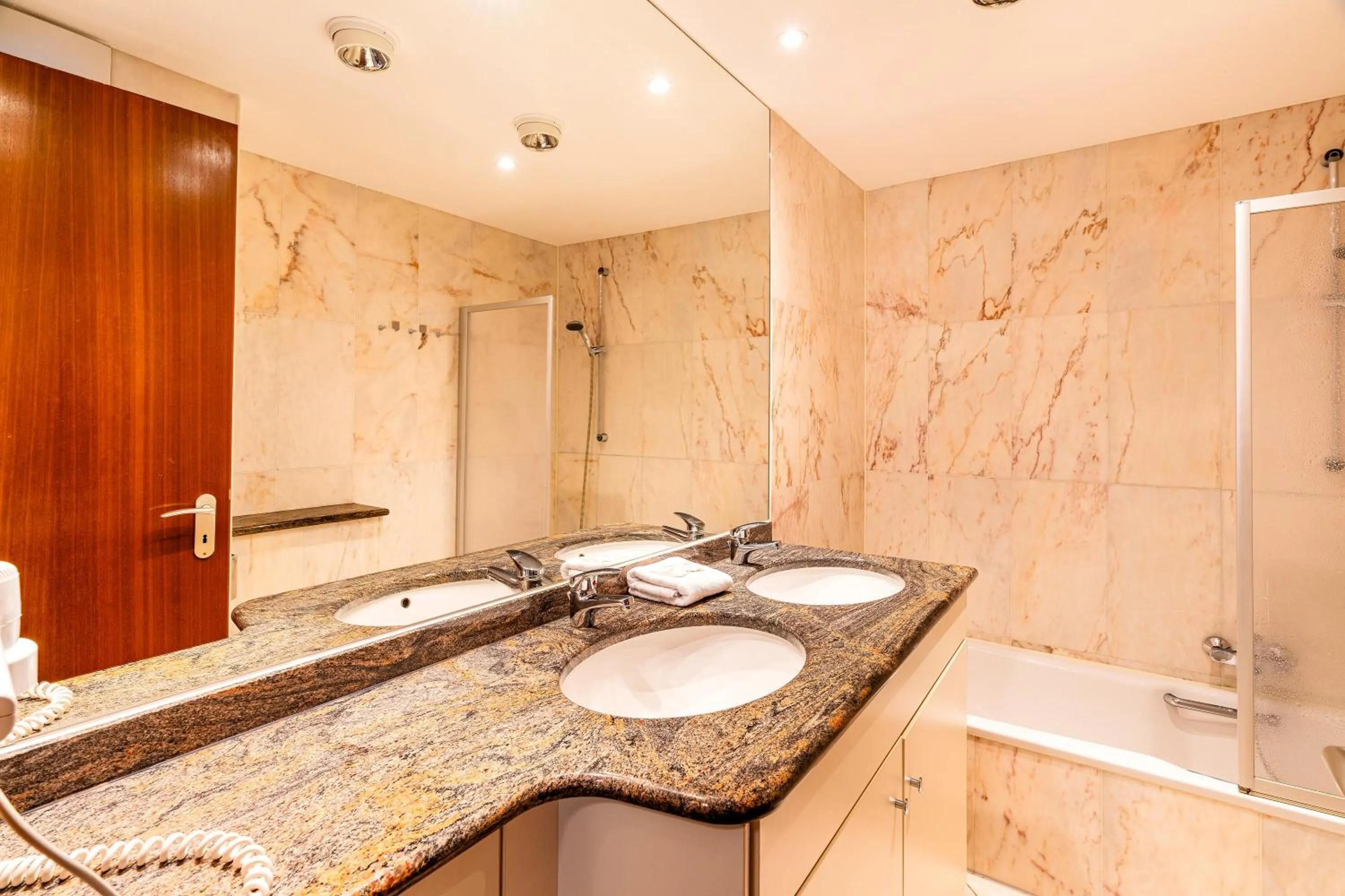 Bathroom in SEETELHOTEL Ostseeresidenz Bansin