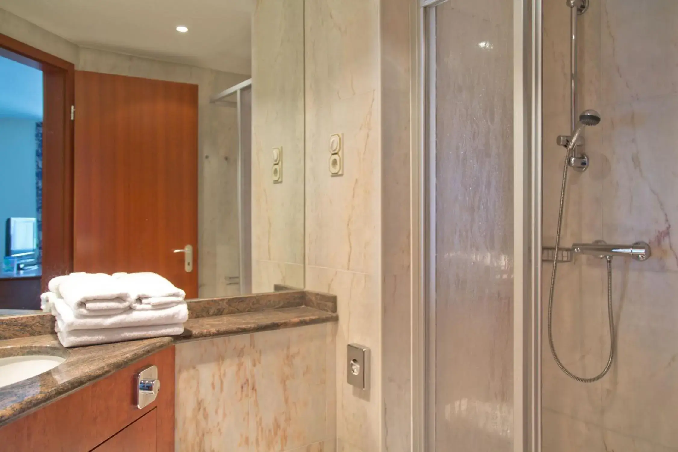 One-Bedroom Apartment with Sea View in SEETELHOTEL Ostseeresidenz Bansin mit Pool und unmittelbarer Strandnähe One-Bedroom Apartment with Sea View in SEETELHOTEL Ostseeresidenz Bansin mit Pool und unmittelbarer Strandnähe