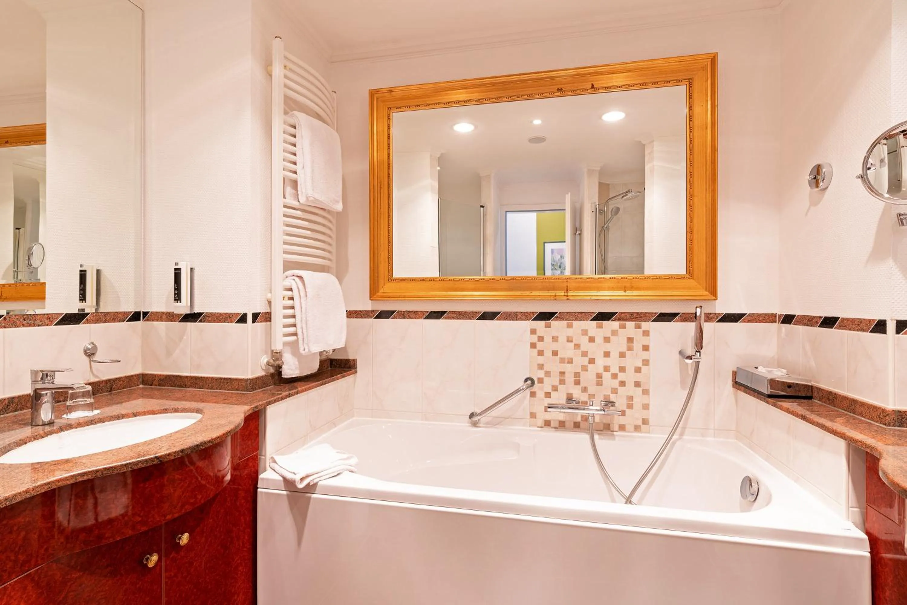 Bathroom in SEETELHOTEL Ostseeresidenz Heringsdorf