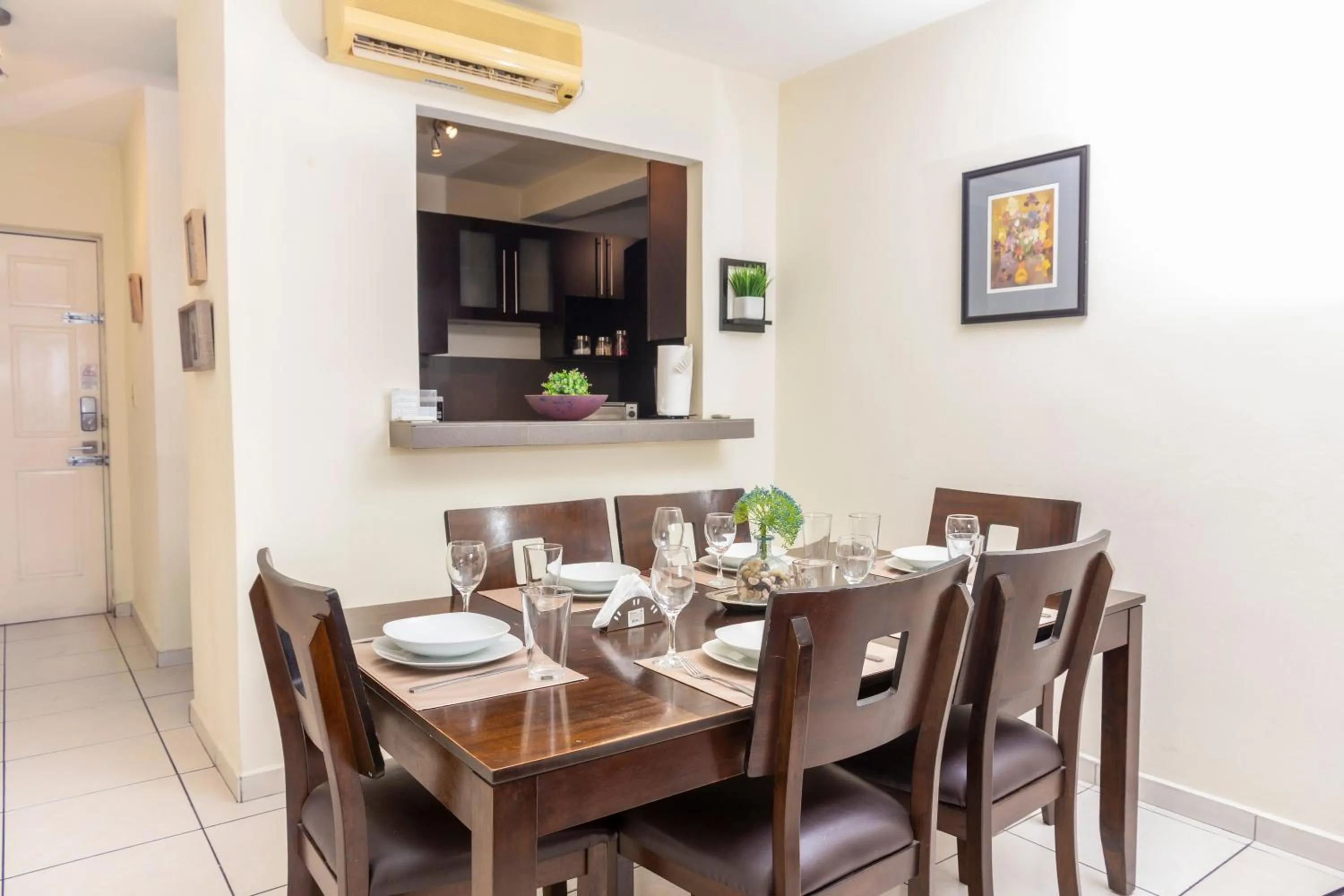Luxury Modrn Apartment, w/amazing view, 3BR,Escalon,Exclus,Secur