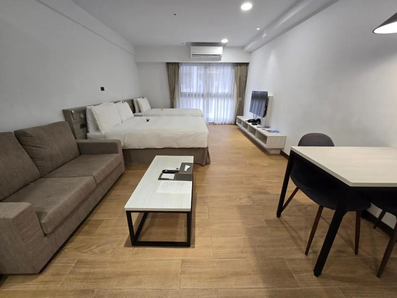 Photo of the whole room in 金金禮寓Solis hotel