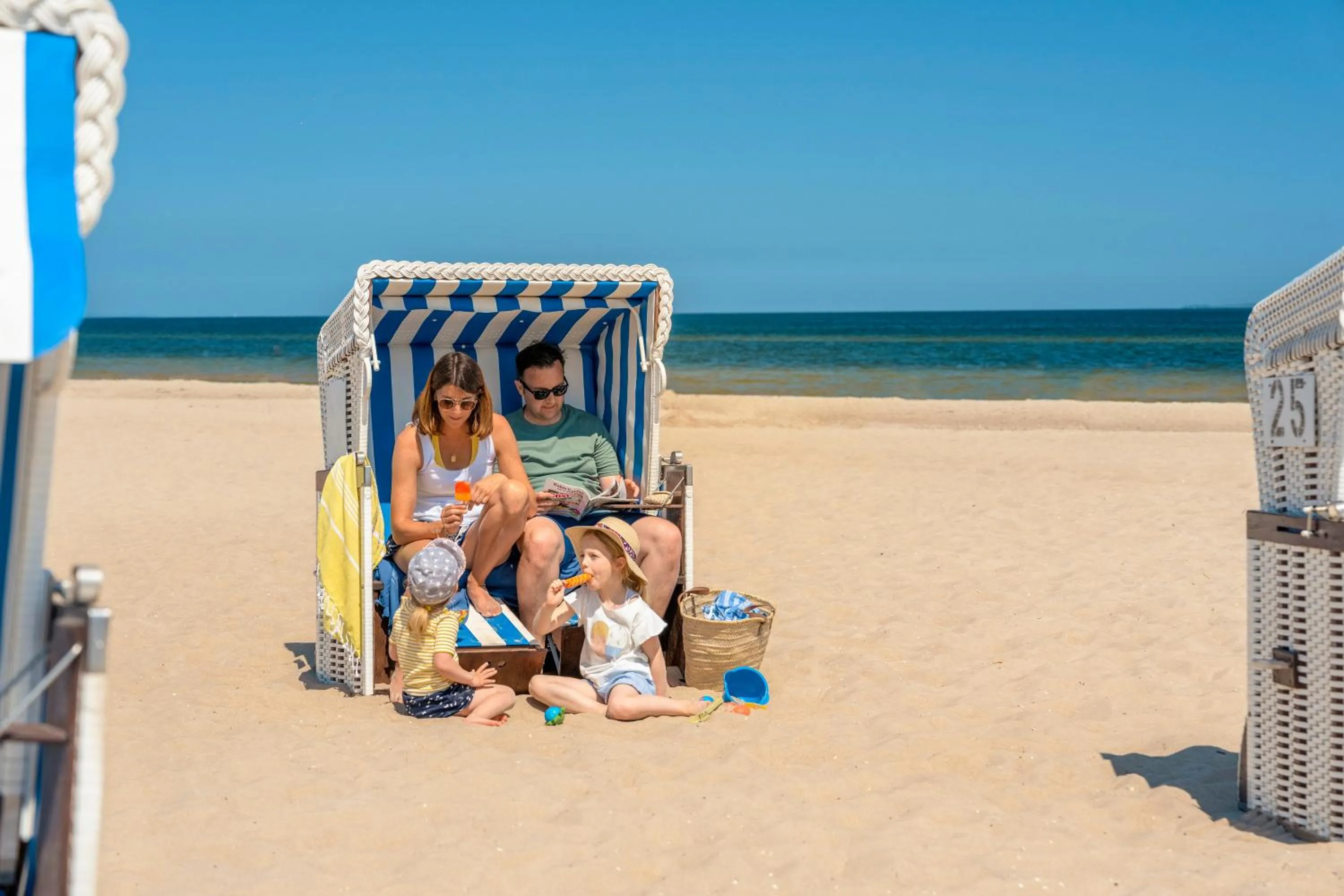 Beach in TUI SUNEO Kinderresort Ihr entspannter Familienurlaub mit Abenteuerspielplatz & der längsten Wasserrutsche im deutschen Teil der Insel Usedom