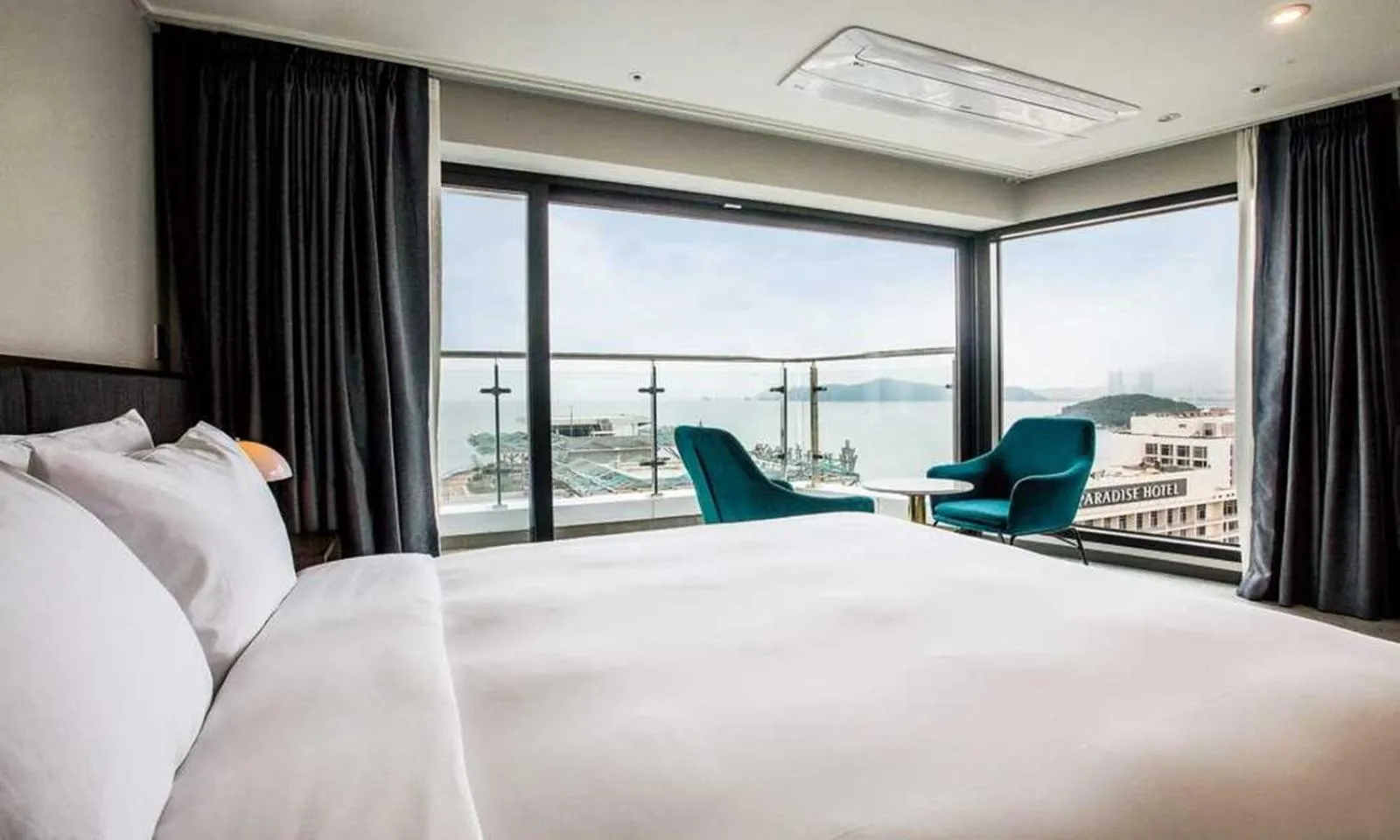 Bed in Busan Yeongmu Parade Hotel Haeundae Beach