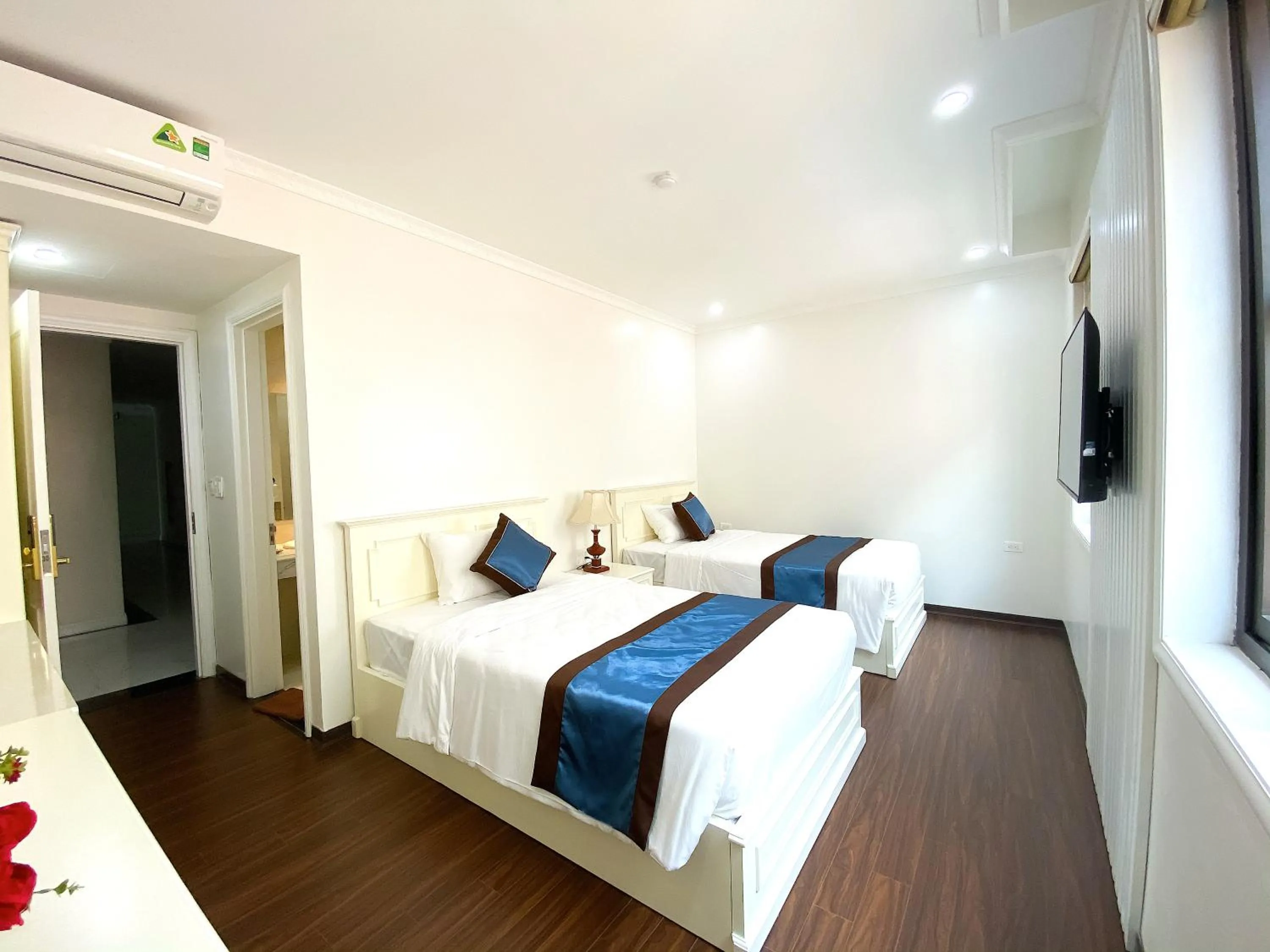 Photo of the whole room, Bed in Khách sạn Time Lotus Hạ Long