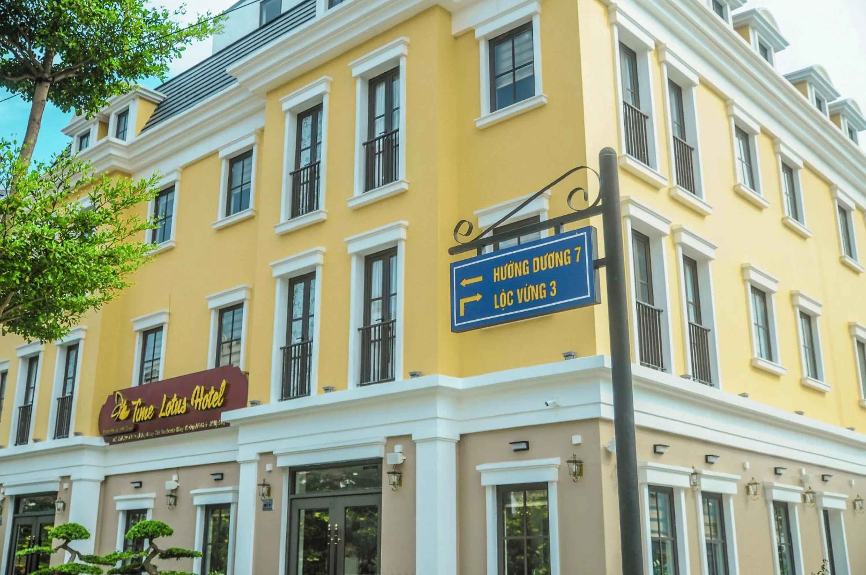 Property building in Khách sạn Time Lotus Hạ Long