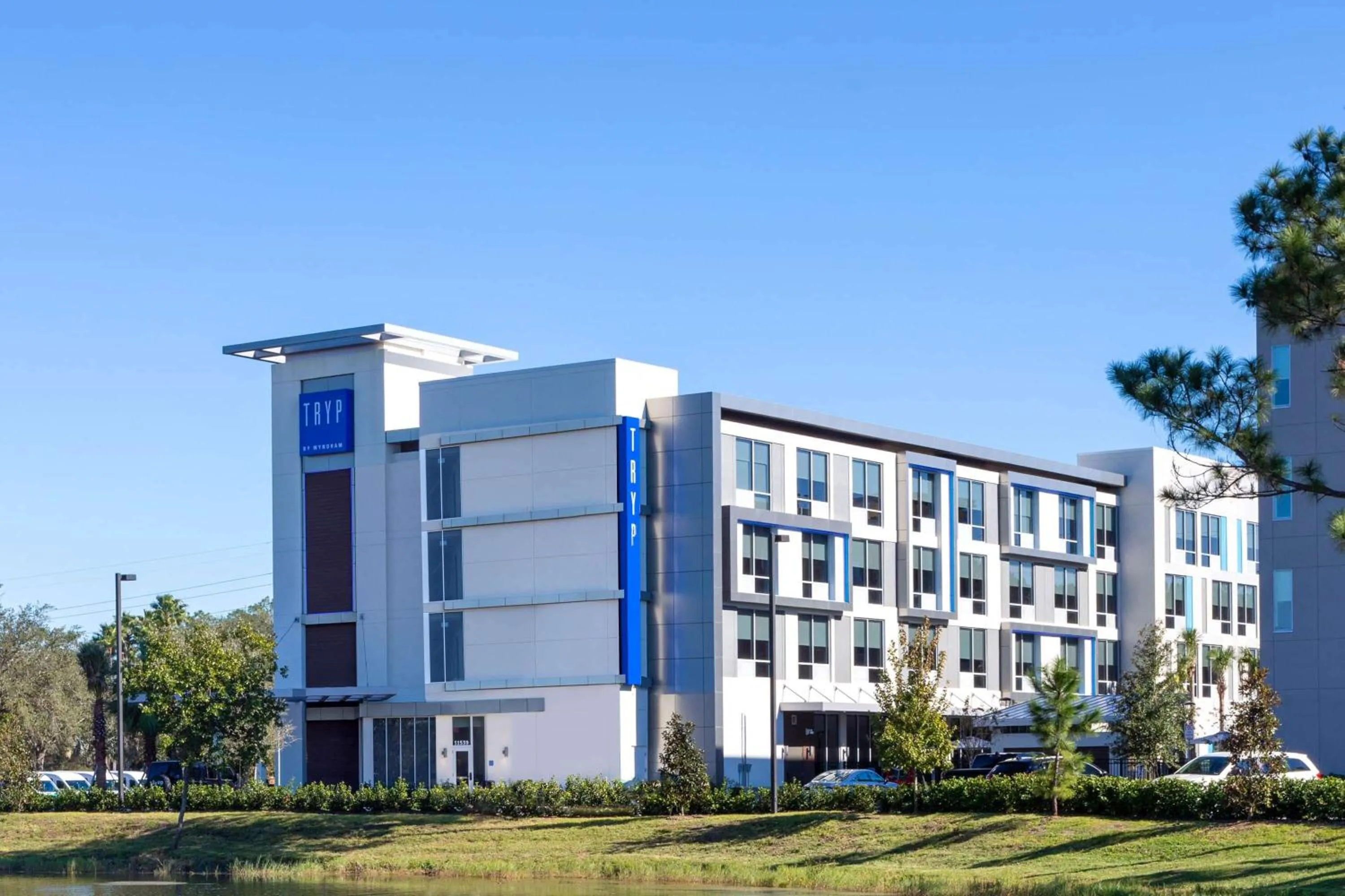 Property building in TRYP by Wyndham Orlando