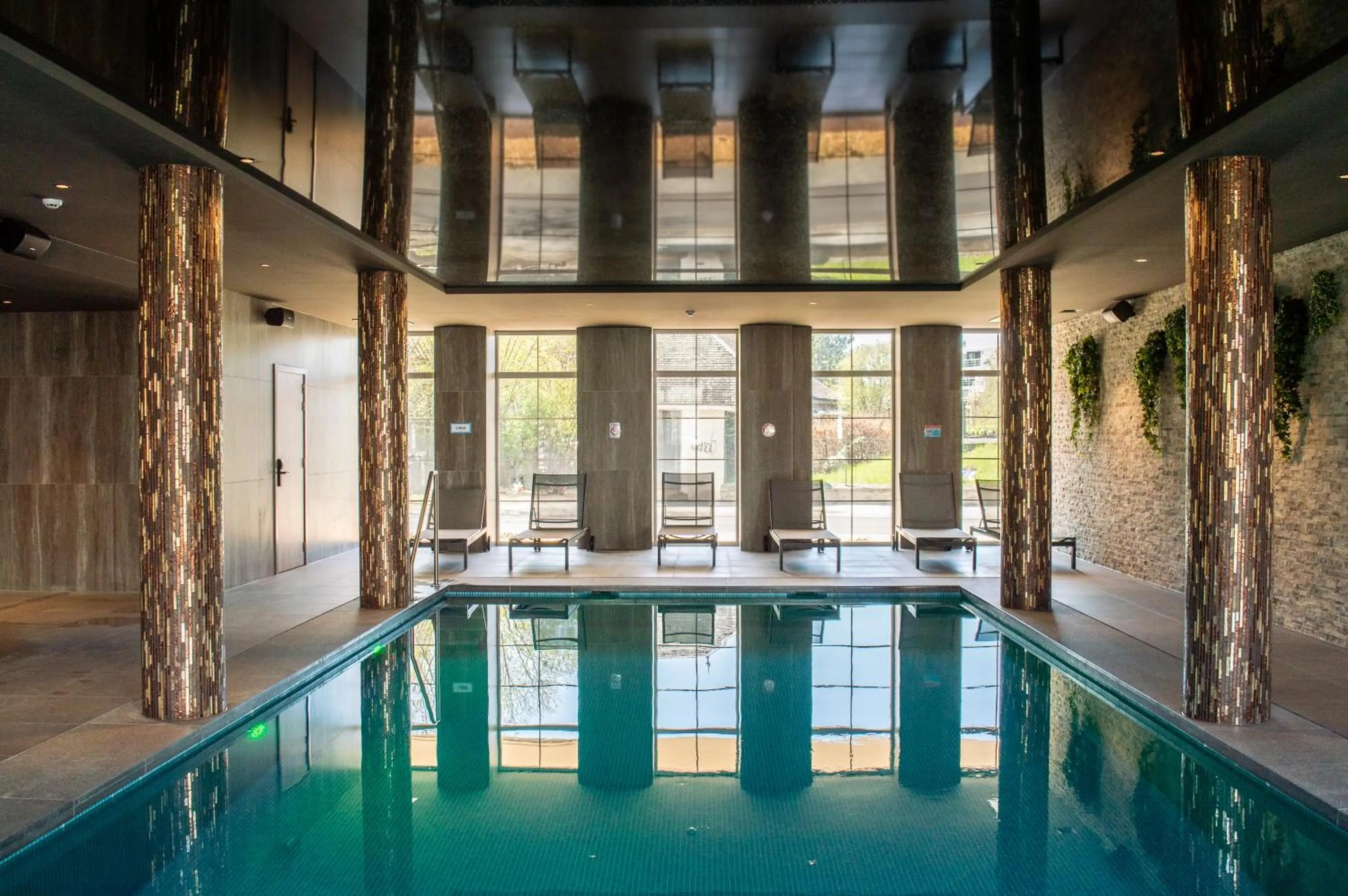 Swimming pool in Mercure Han-sur-Lesse