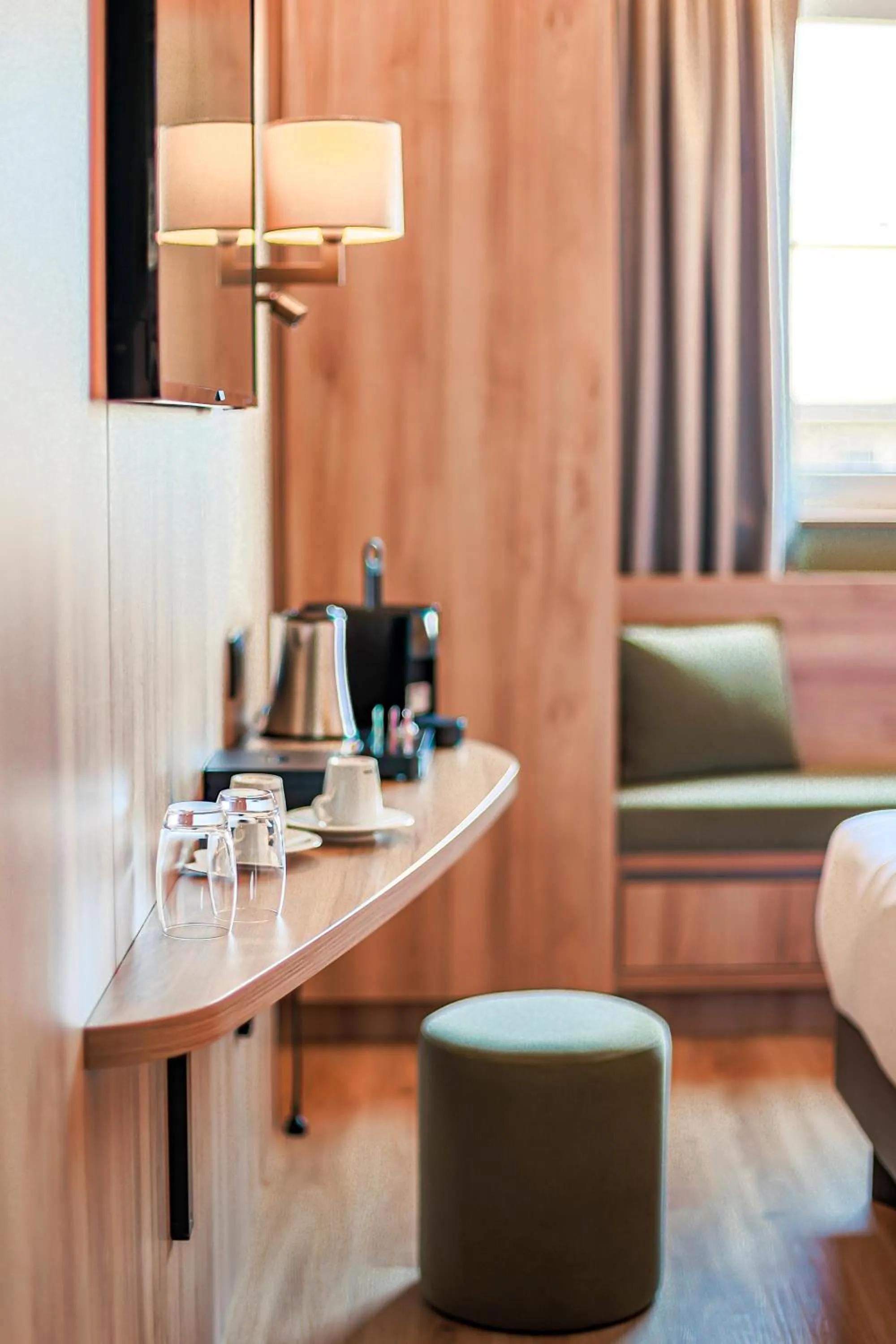 Coffee/tea facilities, Bed in Mercure Han-sur-Lesse