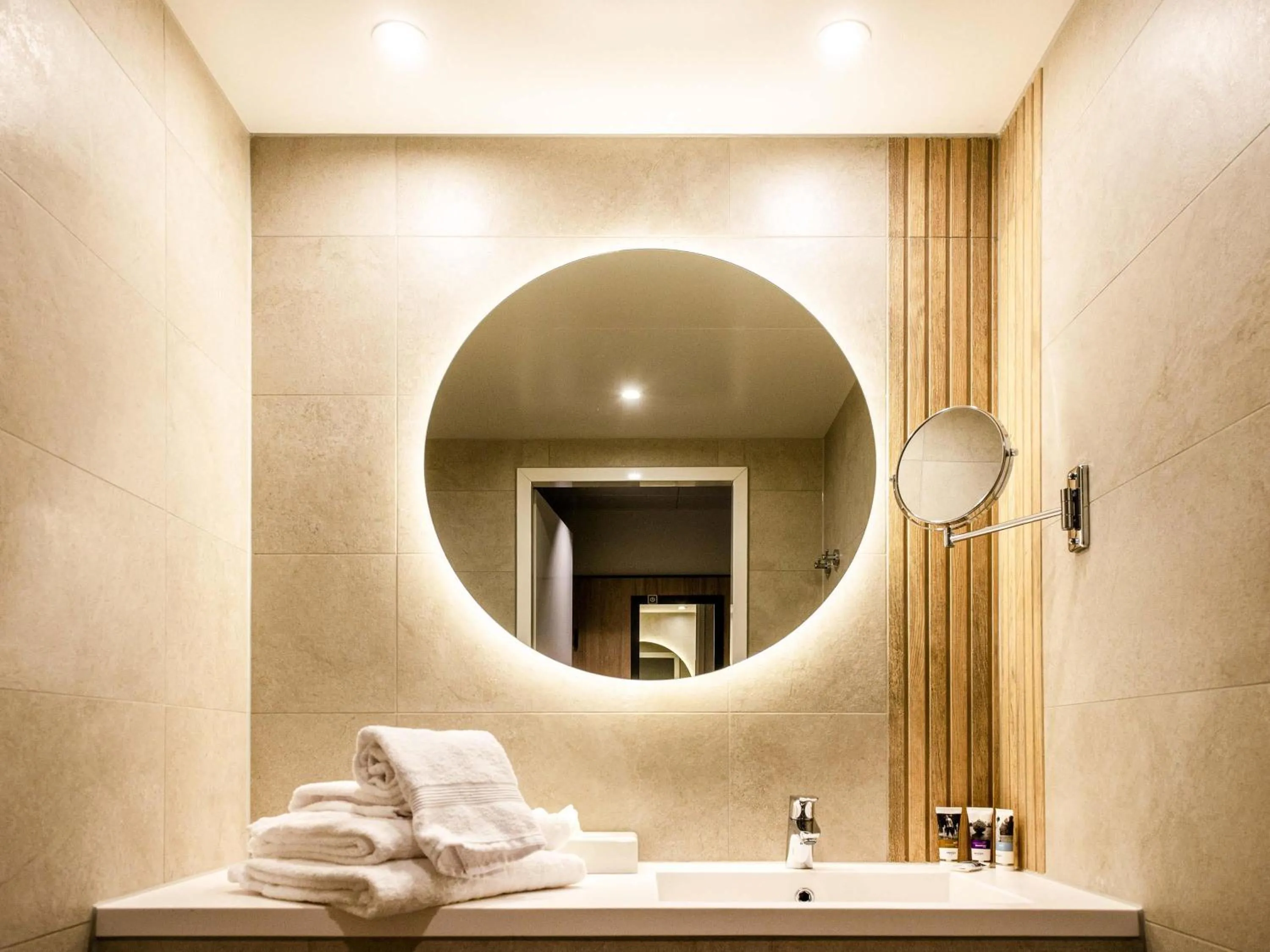 Bedroom in Mercure Han-sur-Lesse