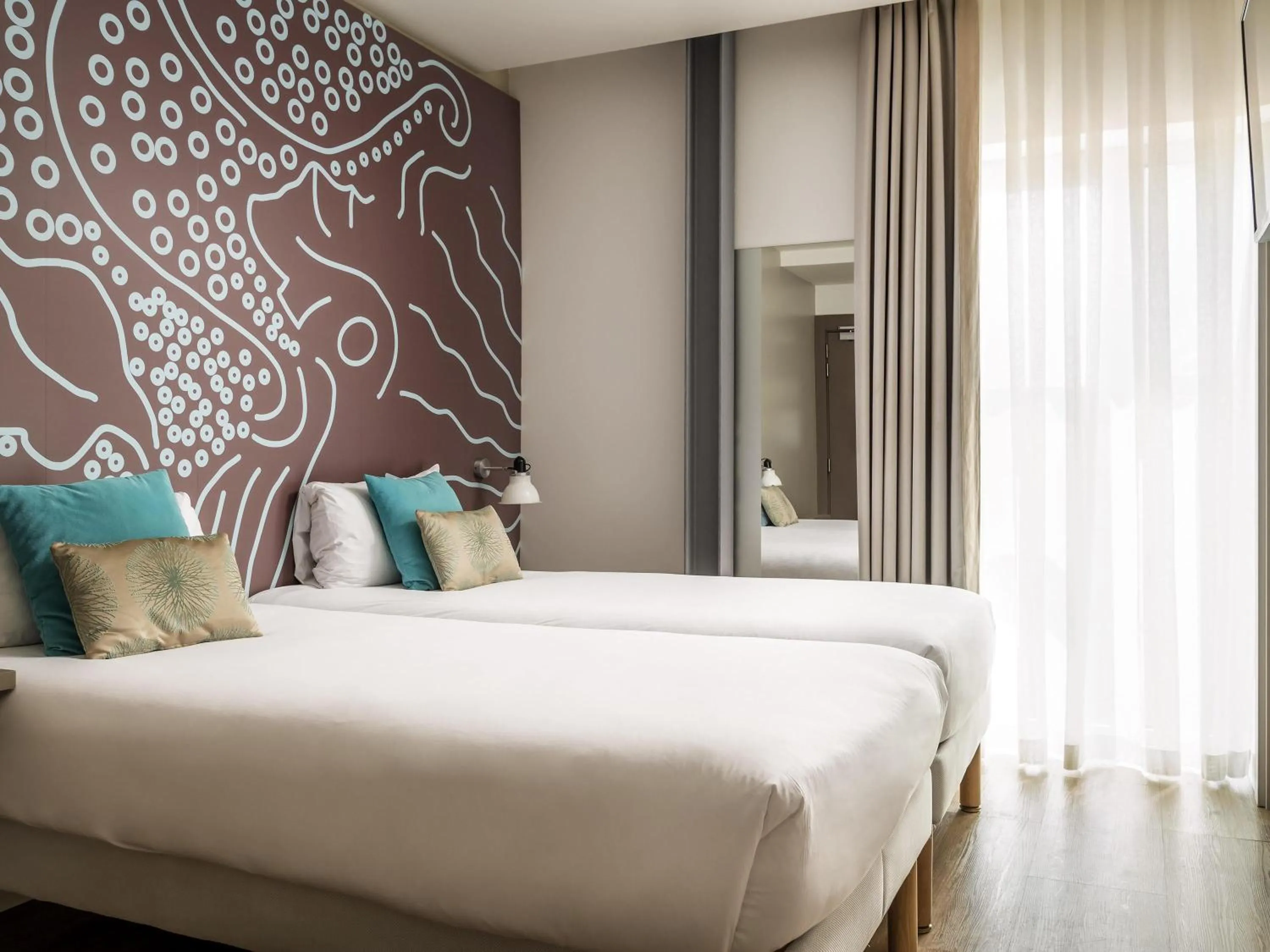 Bedroom, Bed in ibis Styles Barcelona Centre