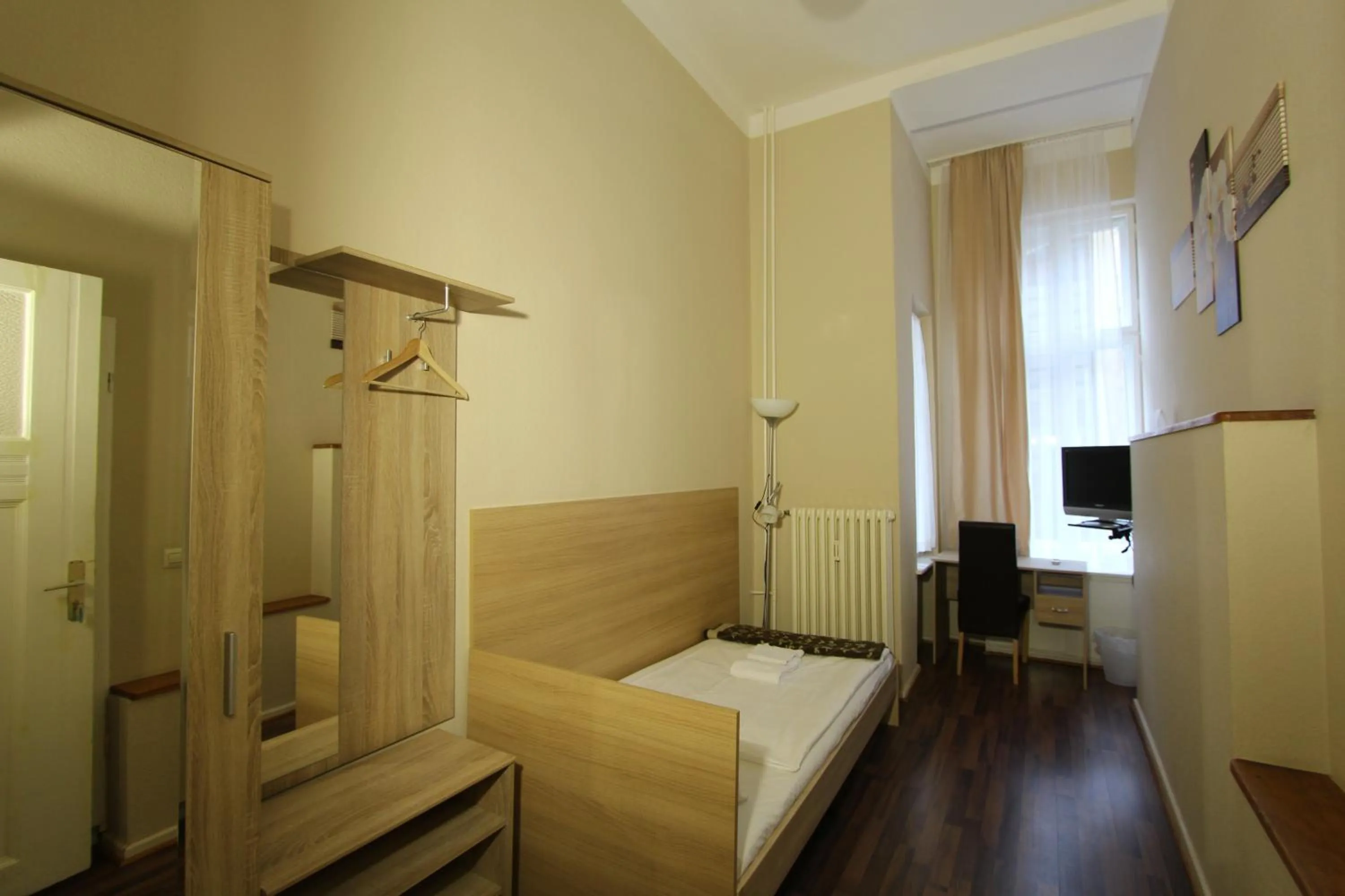 Photo of the whole room, Bed in Hotel Elegia am Kurfürstendamm