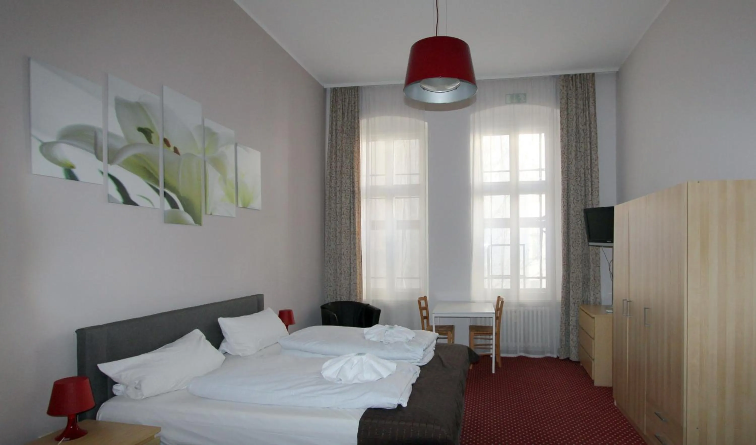 Photo of the whole room, Bed in Hotel Elegia am Kurfürstendamm