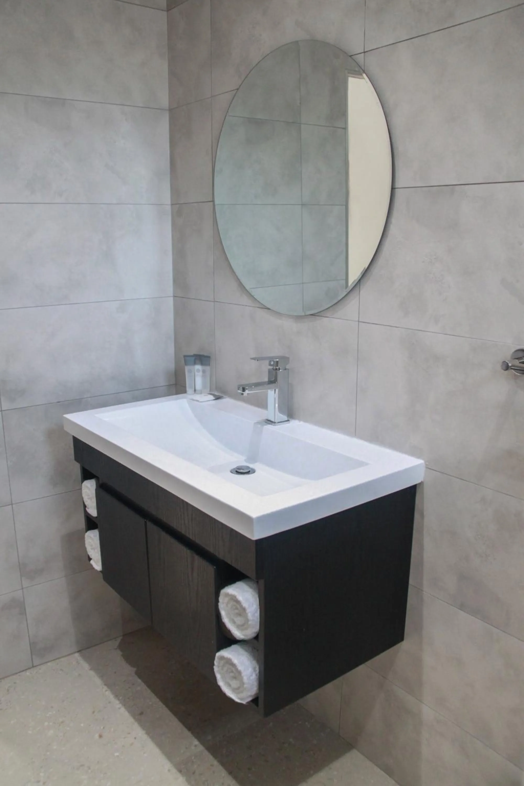 Bathroom in The Cato Suites Hotel