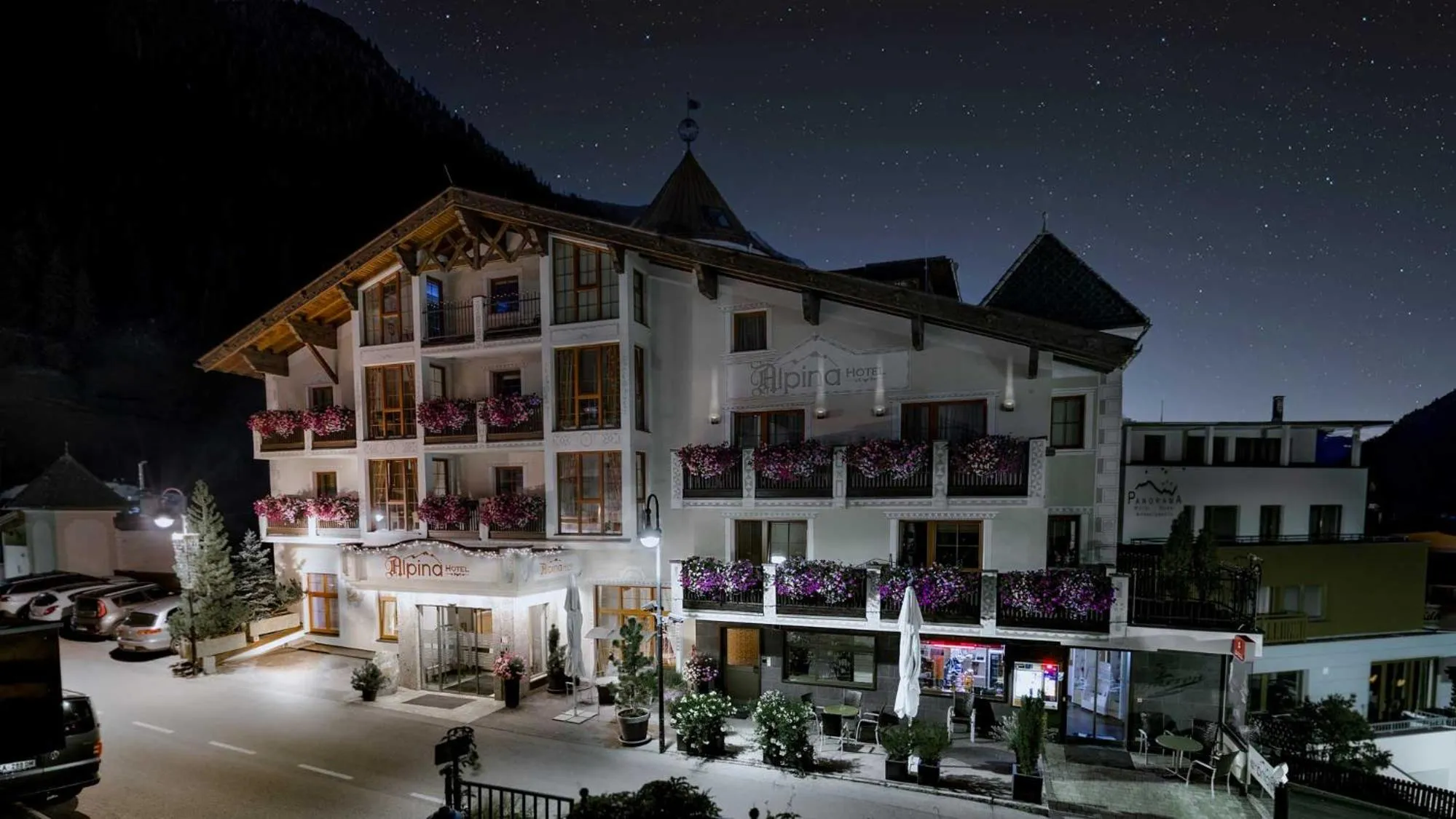 Property building in Hotel Alpina