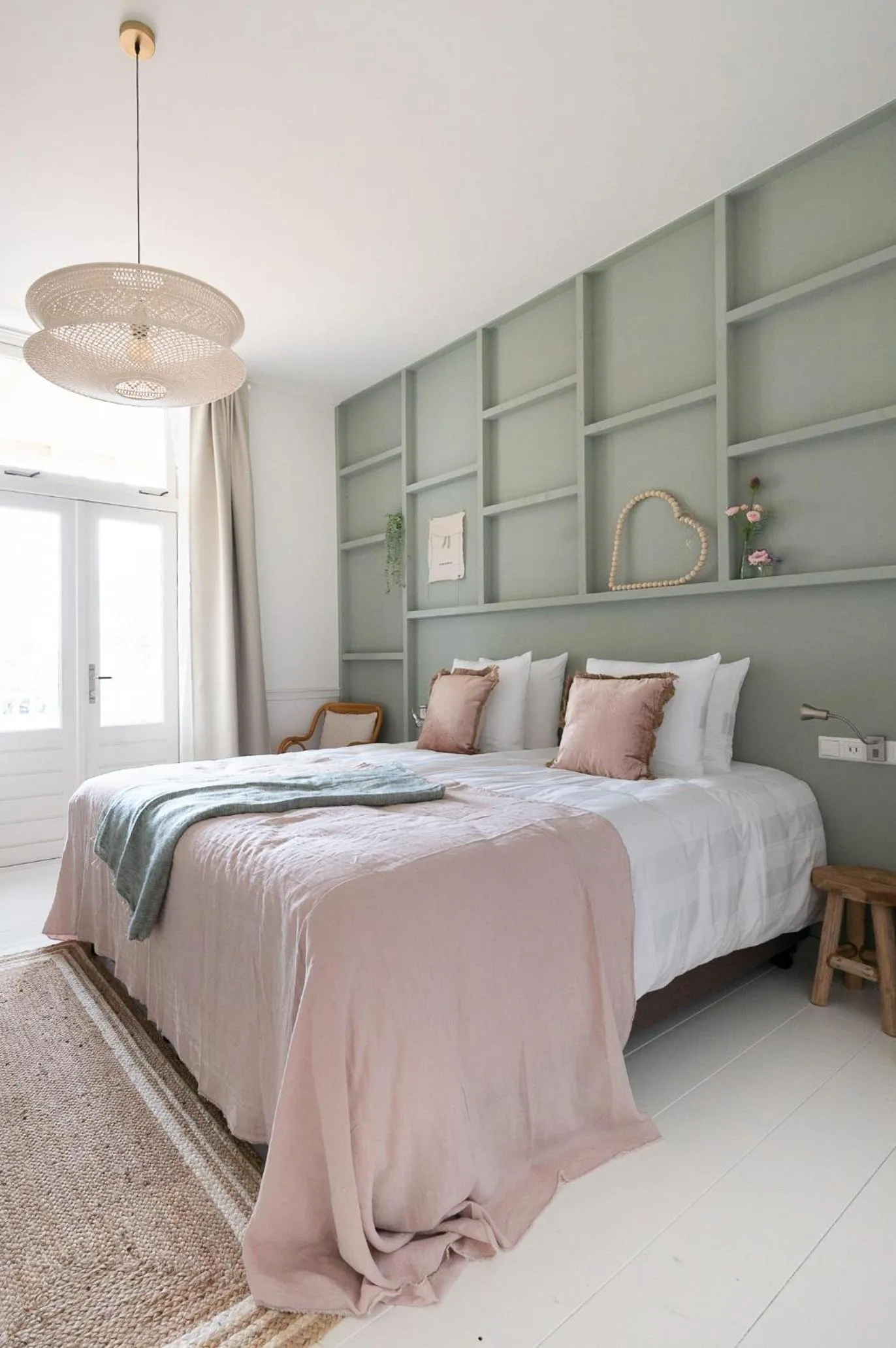 Photo of the whole room, Bed in Boutique Hotel - de Stadsherberg Alphen