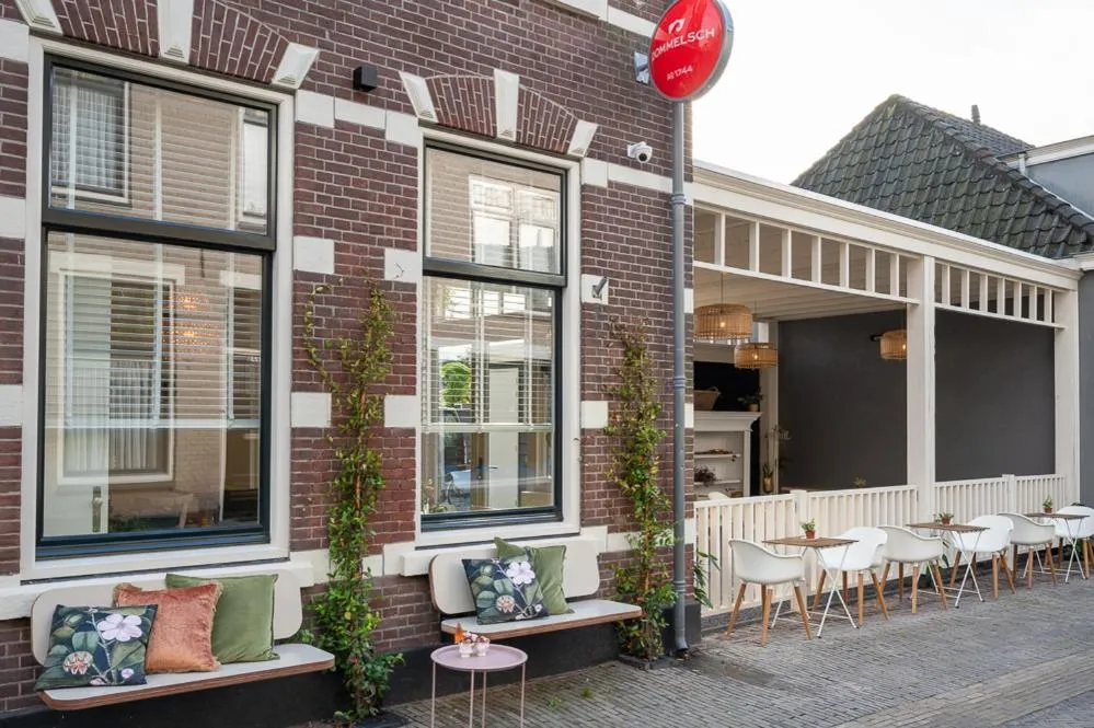 Facade/entrance in Boutique Hotel - de Stadsherberg Alphen