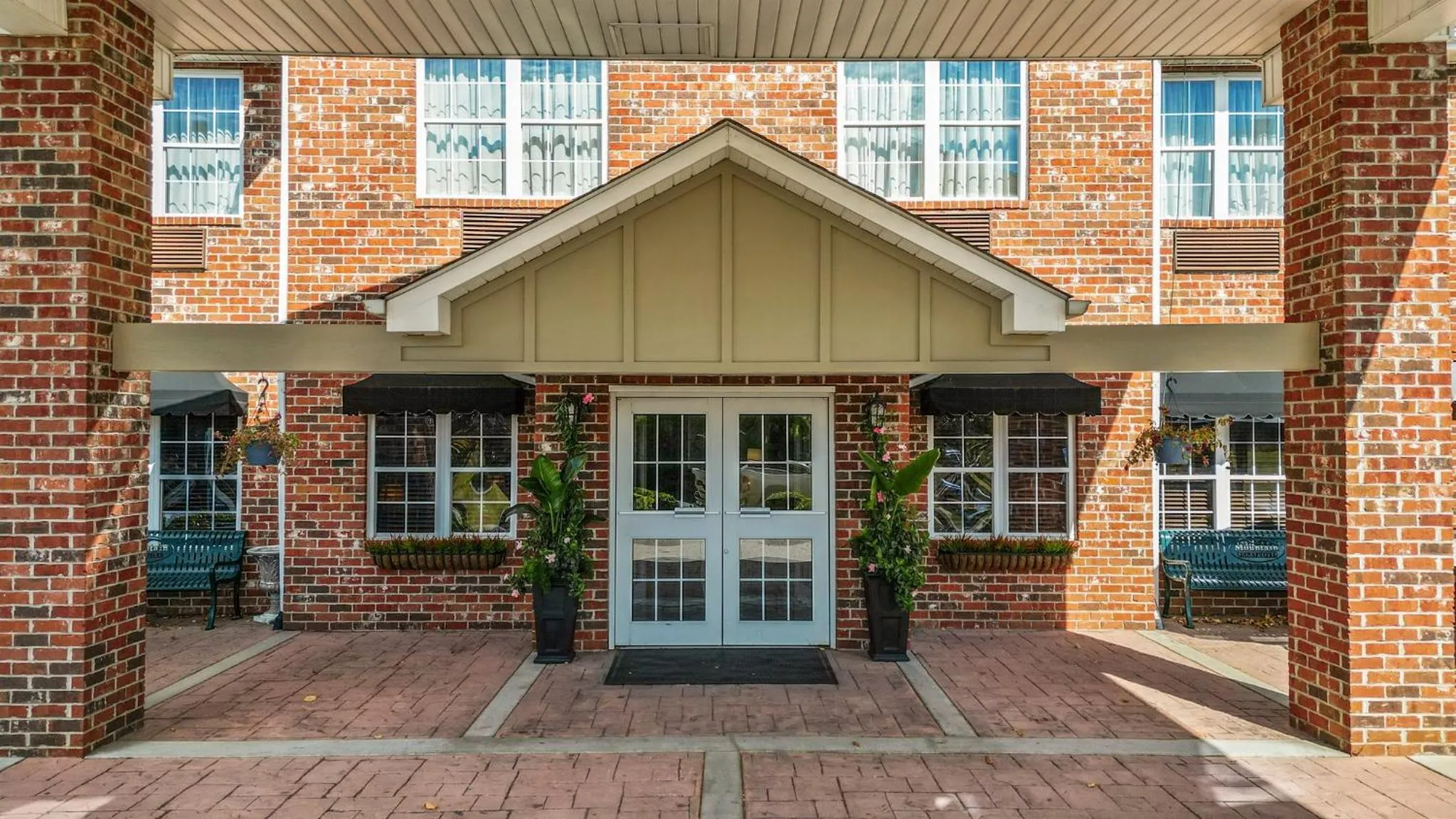 Mountain Inn & Suites Flat Rock