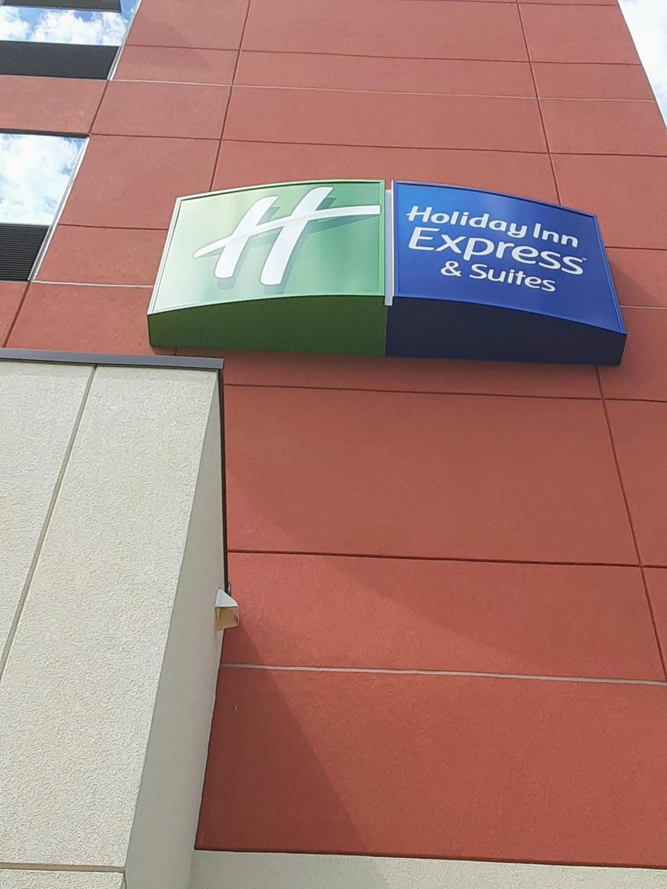 Property building in Holiday Inn Express & Suites - Harrisburg S - Mechanicsburg by IHG