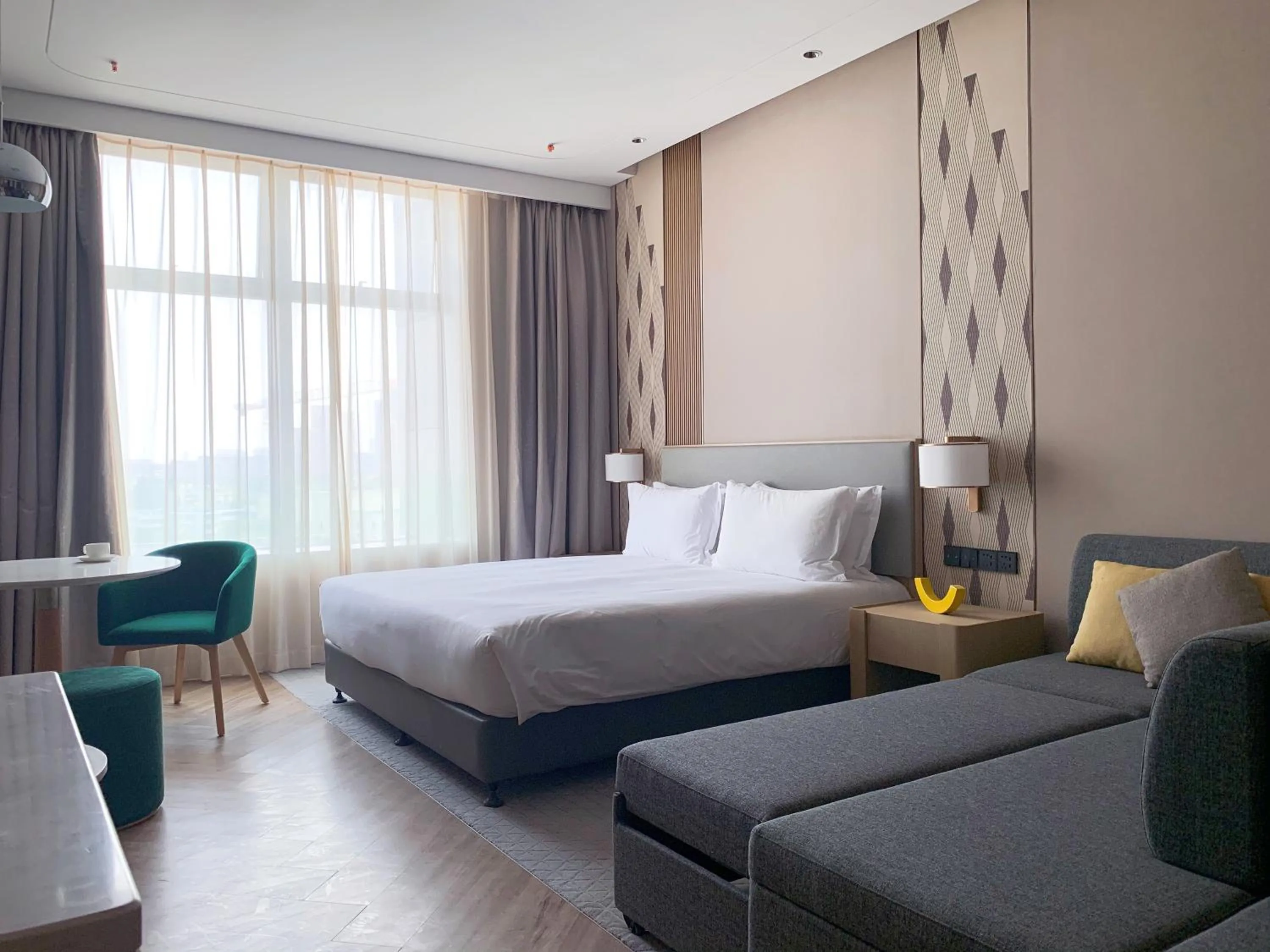Bedroom, Bed in Holiday Inn Wuxi Central Station by IHG