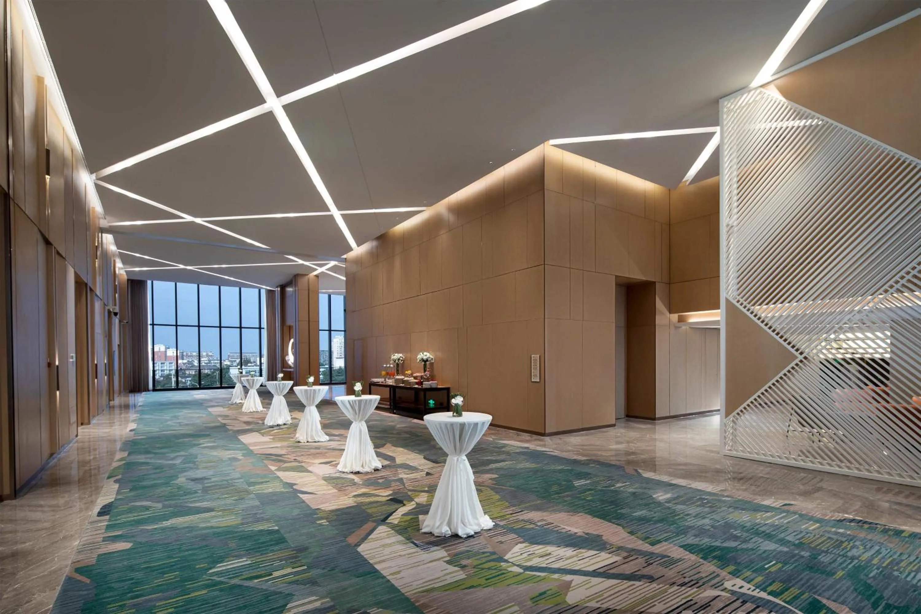 Meeting/conference room in Holiday Inn Wuxi Central Station by IHG
