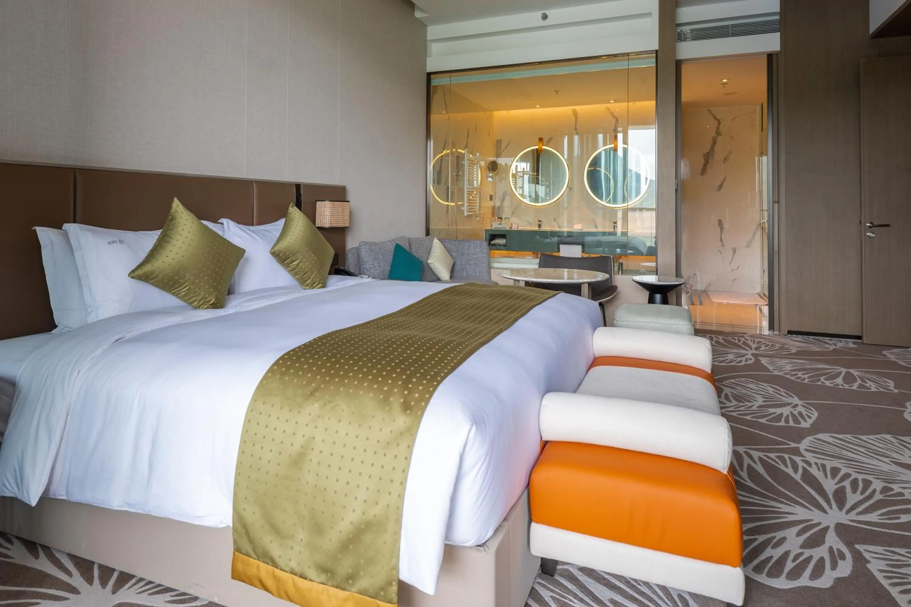 Photo of the whole room, Bed in Holiday Inn Resort Maoshan Hot-Spring by IHG