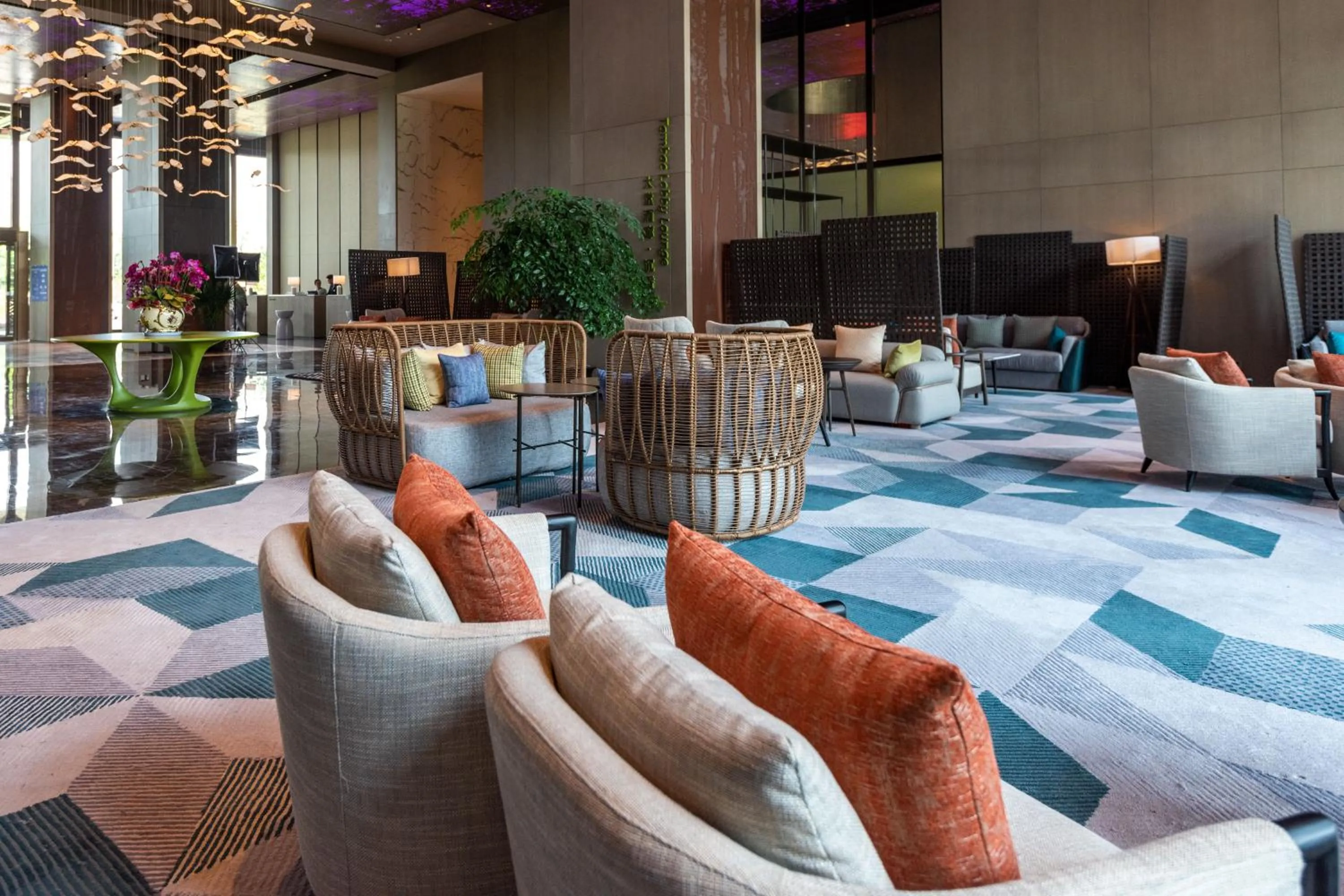 Lounge or bar in Holiday Inn Resort Maoshan Hot-Spring by IHG