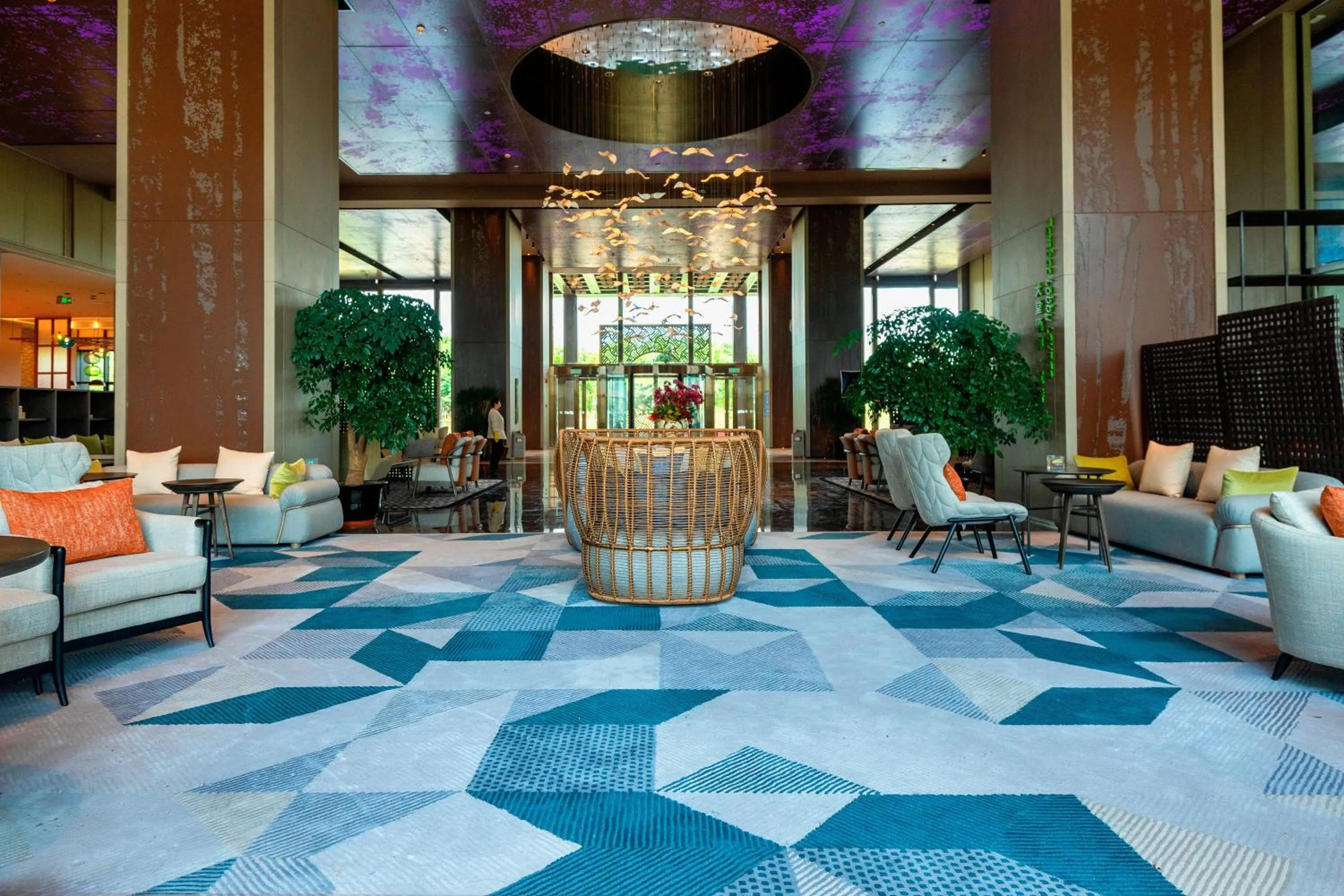 Lounge or bar in Holiday Inn Resort Maoshan Hot-Spring by IHG