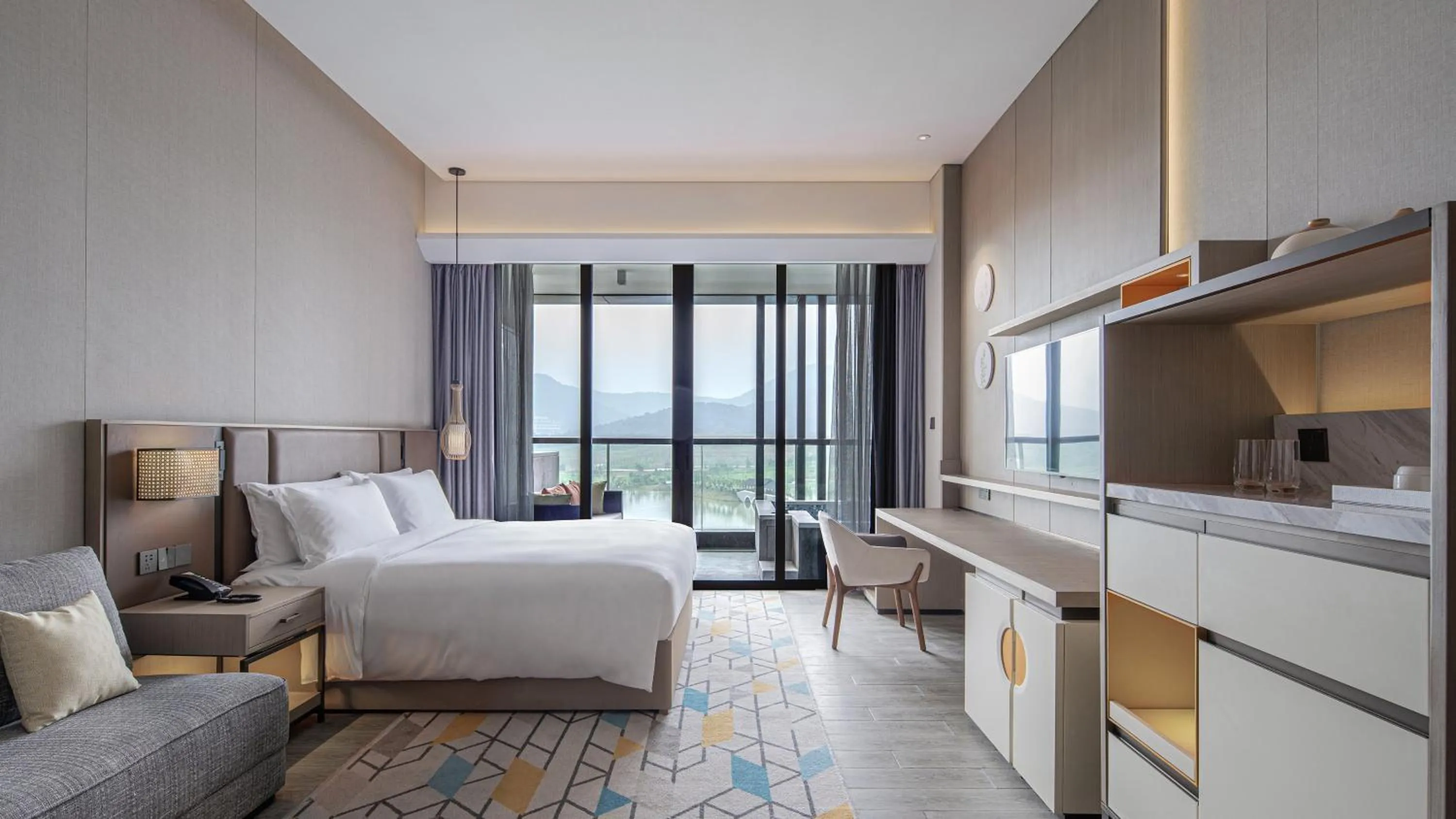 Photo of the whole room, Bed in Holiday Inn Resort Maoshan Hot-Spring by IHG