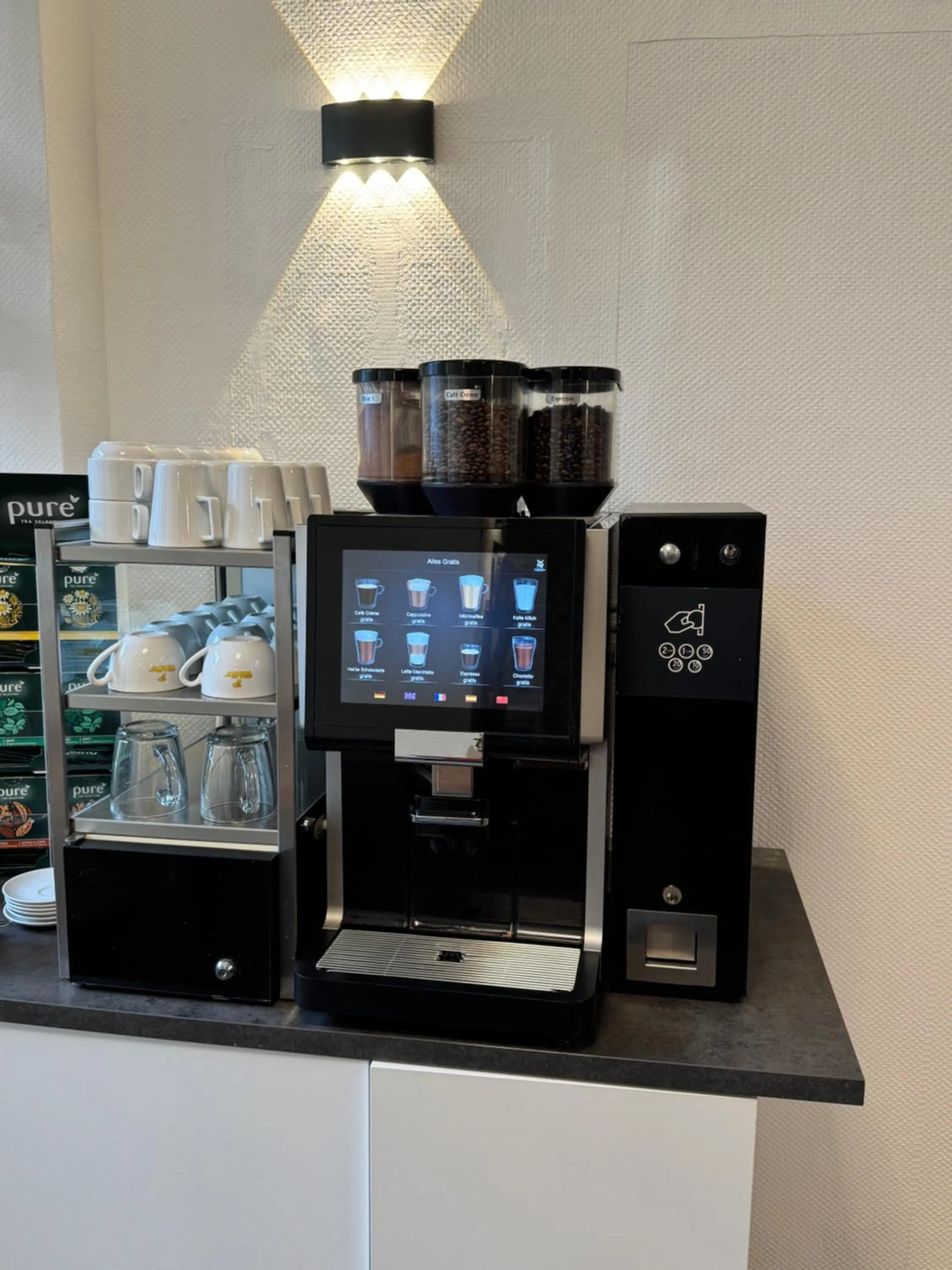 Lounge or bar in KEMPE Komfort Hotel