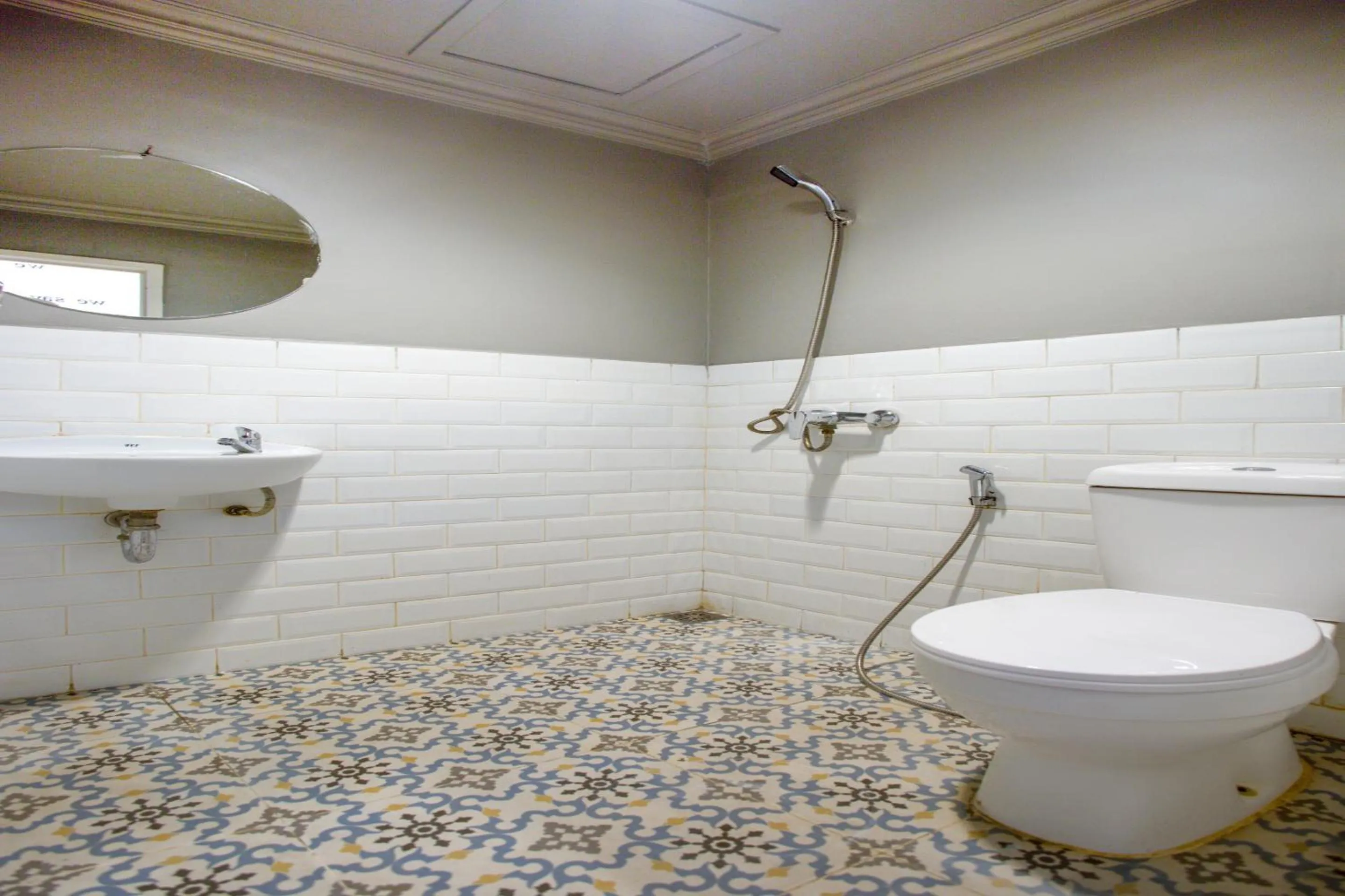 Bathroom in OYO 3785 Kemayoran Residence