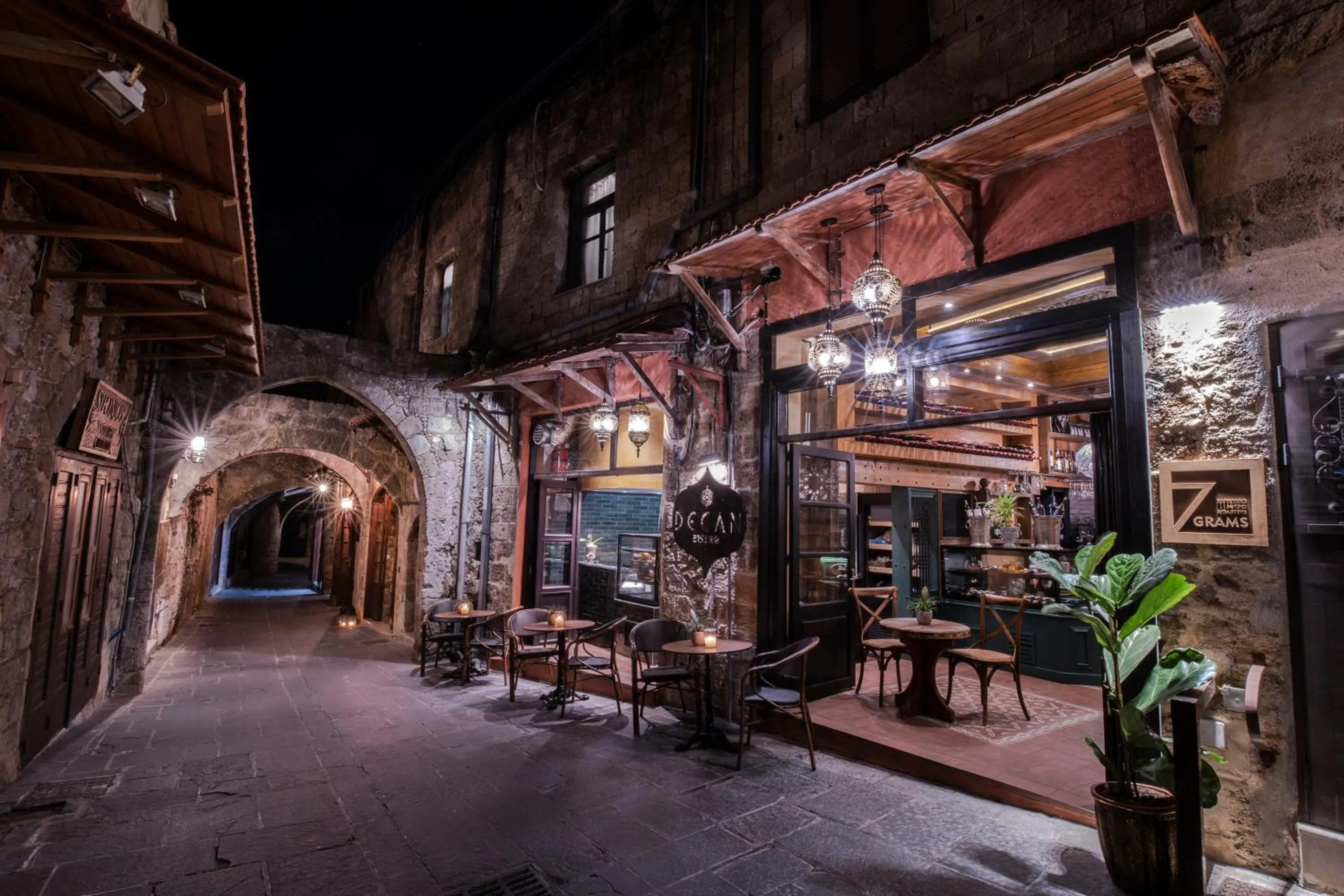 Restaurant/places to eat in DECAN Concept Boutique Estate