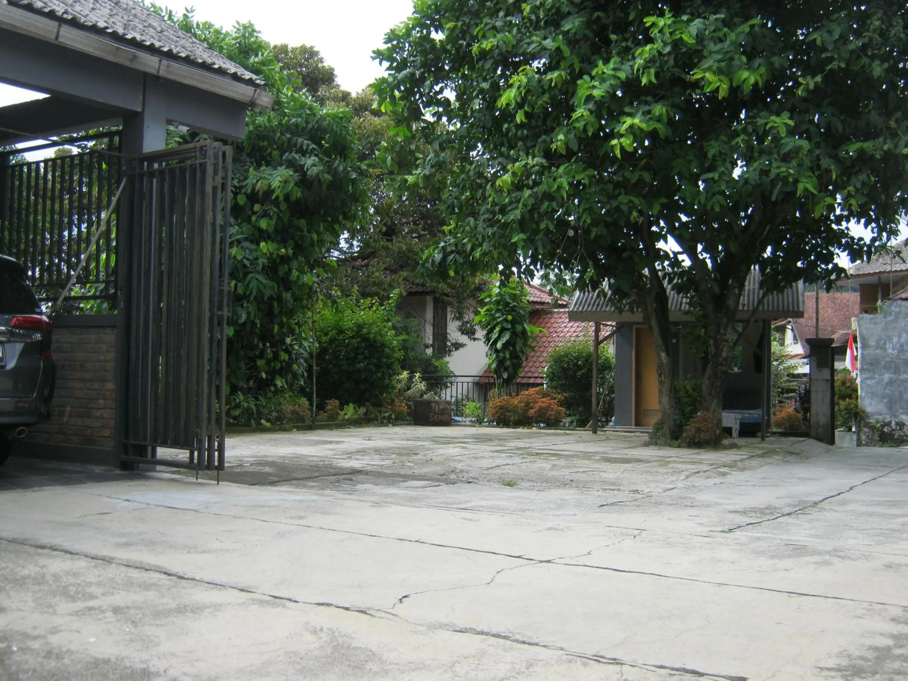 Parking in Aqilakost Gadog Puncak Bogor